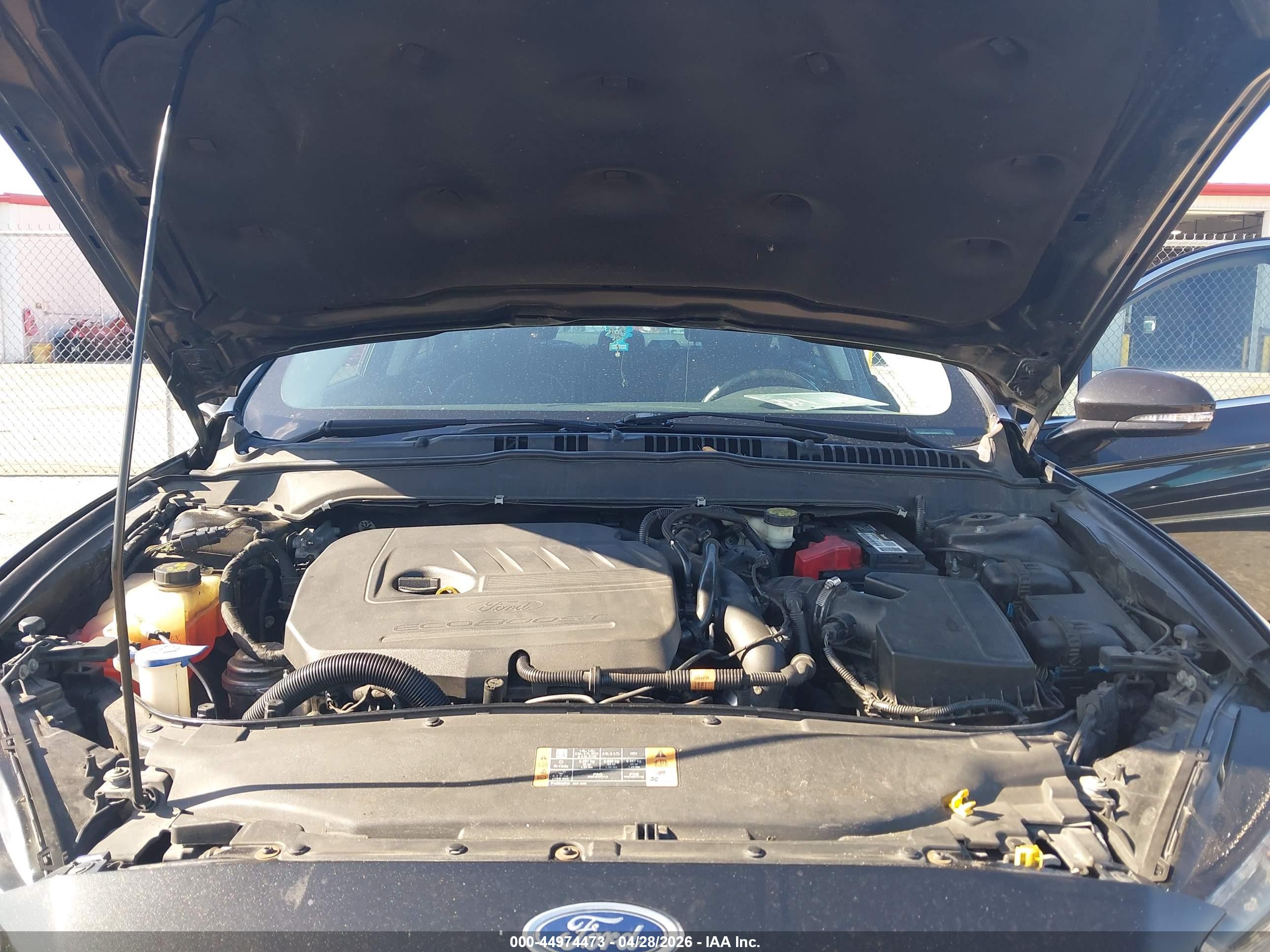 FORD FUSION image 10