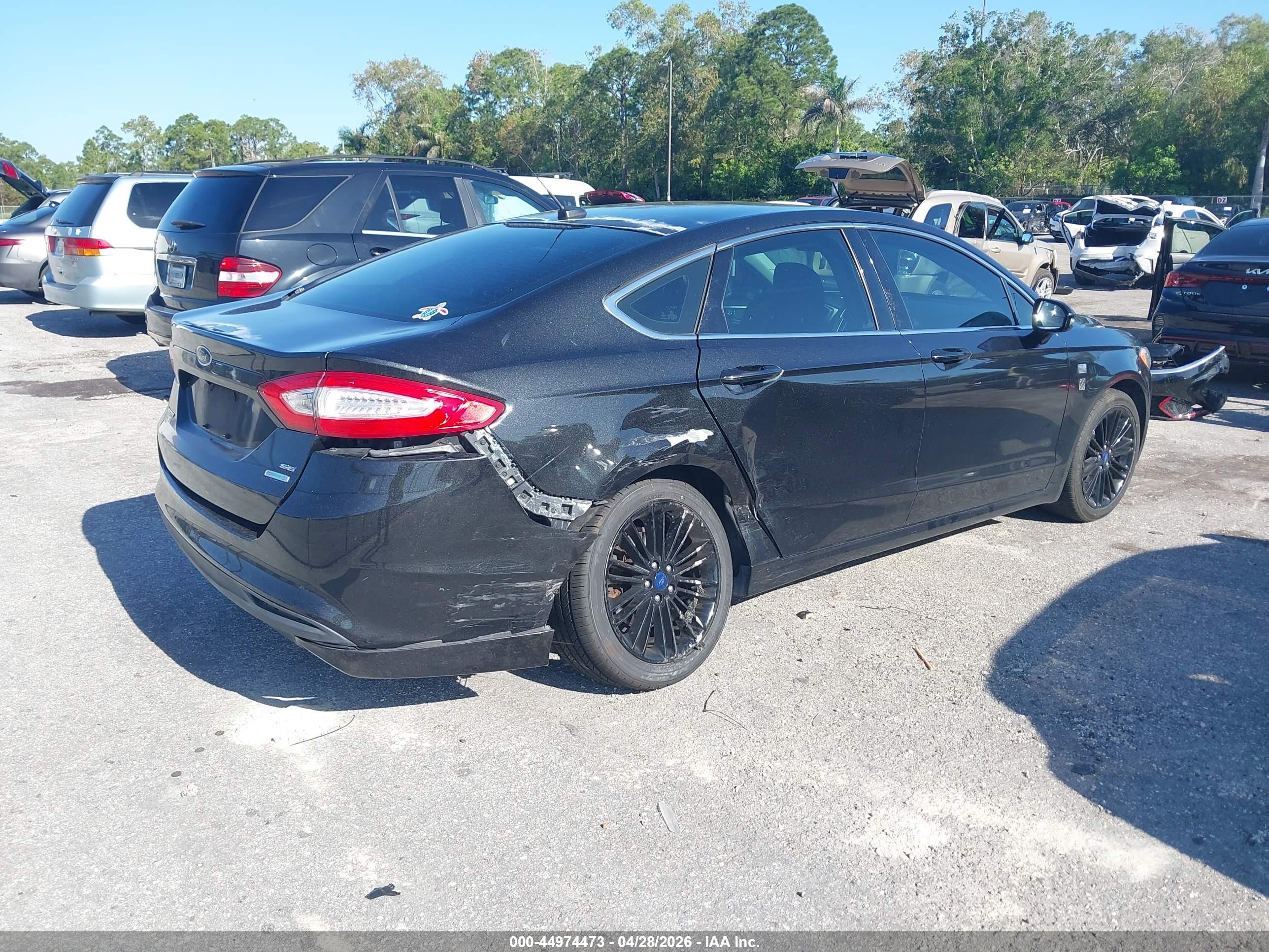 FORD FUSION image 4