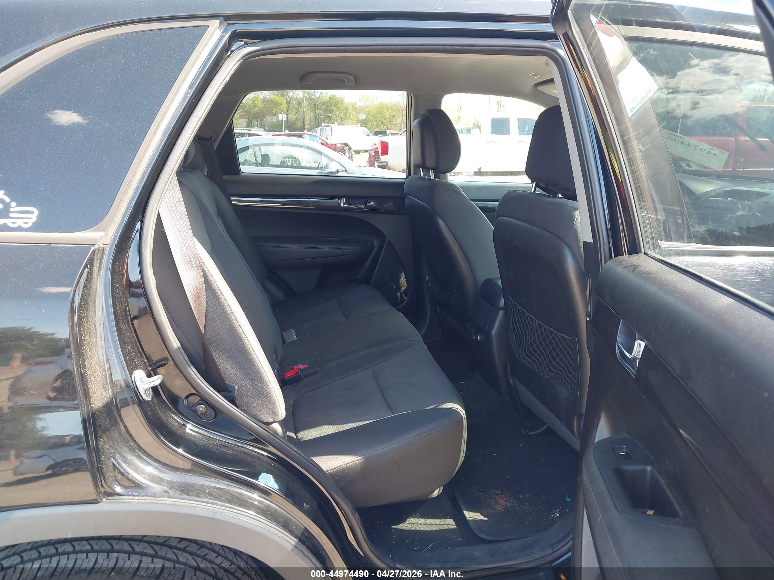 KIA SORENTO image 8