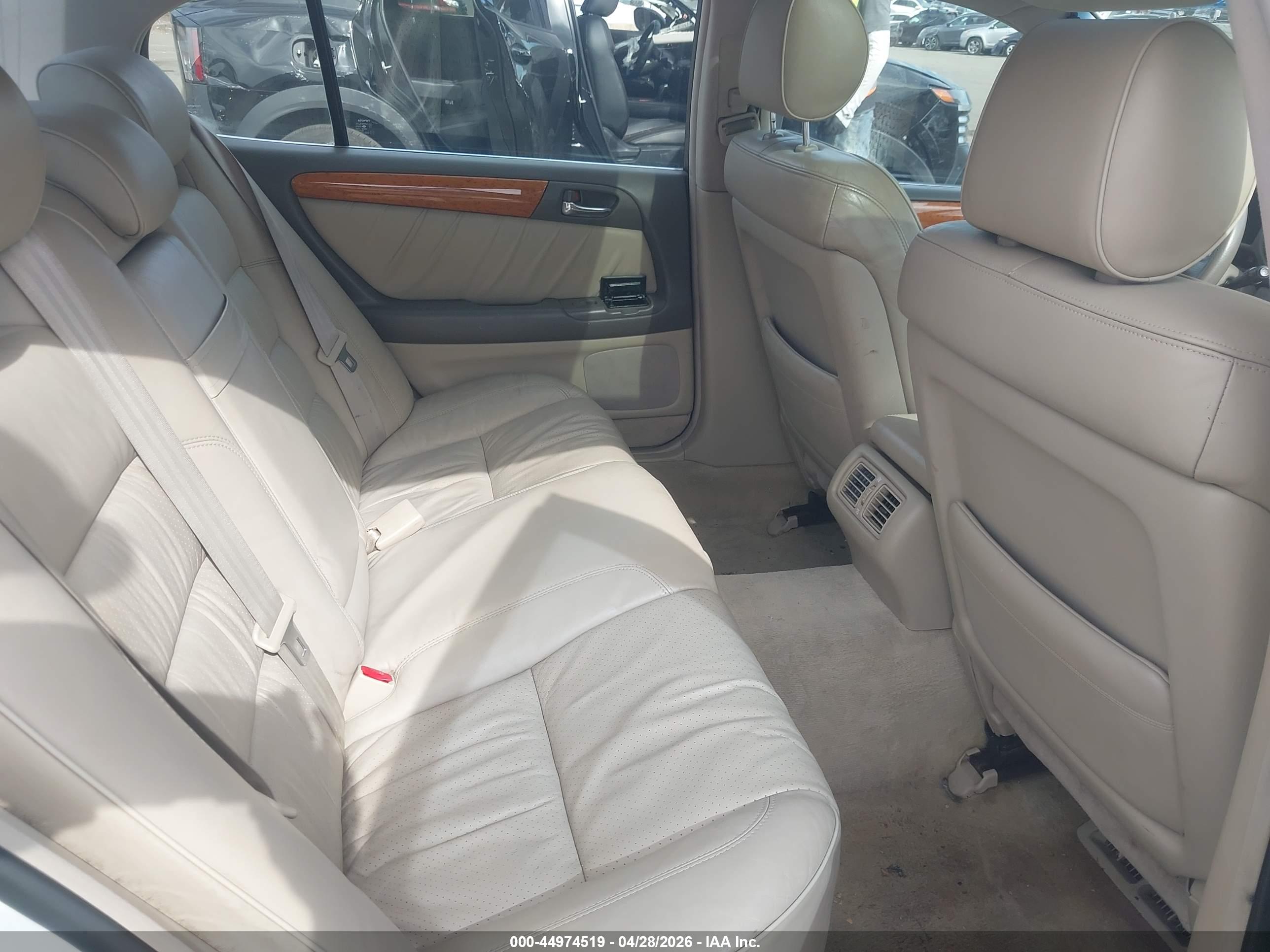 LEXUS GS image 8