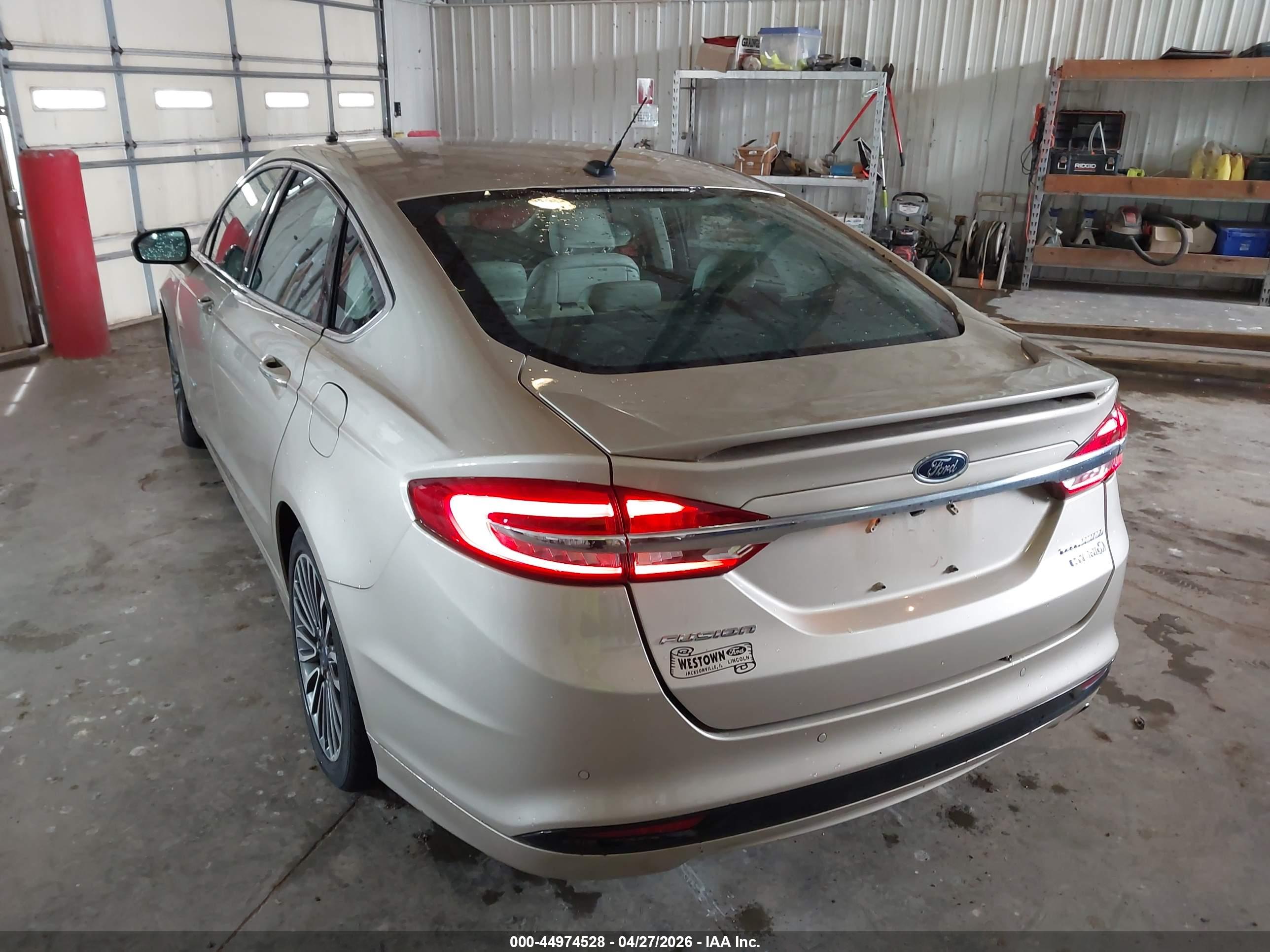 FORD FUSION image 3