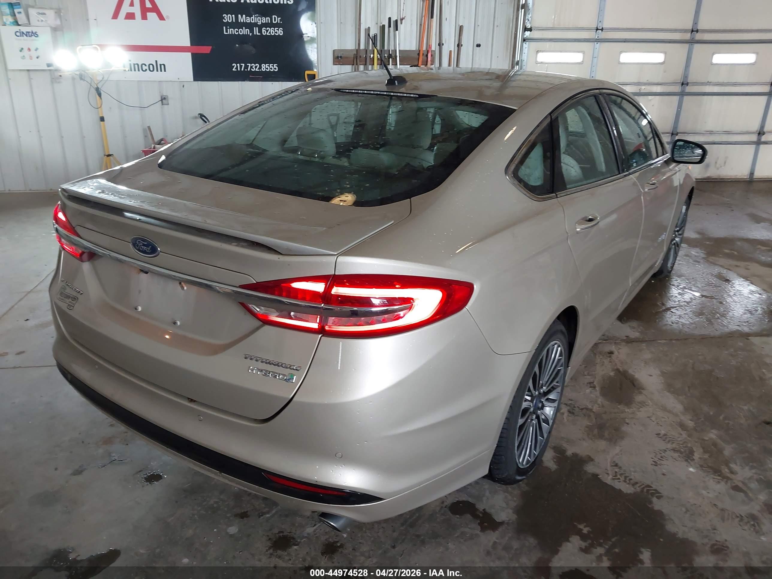 FORD FUSION image 4