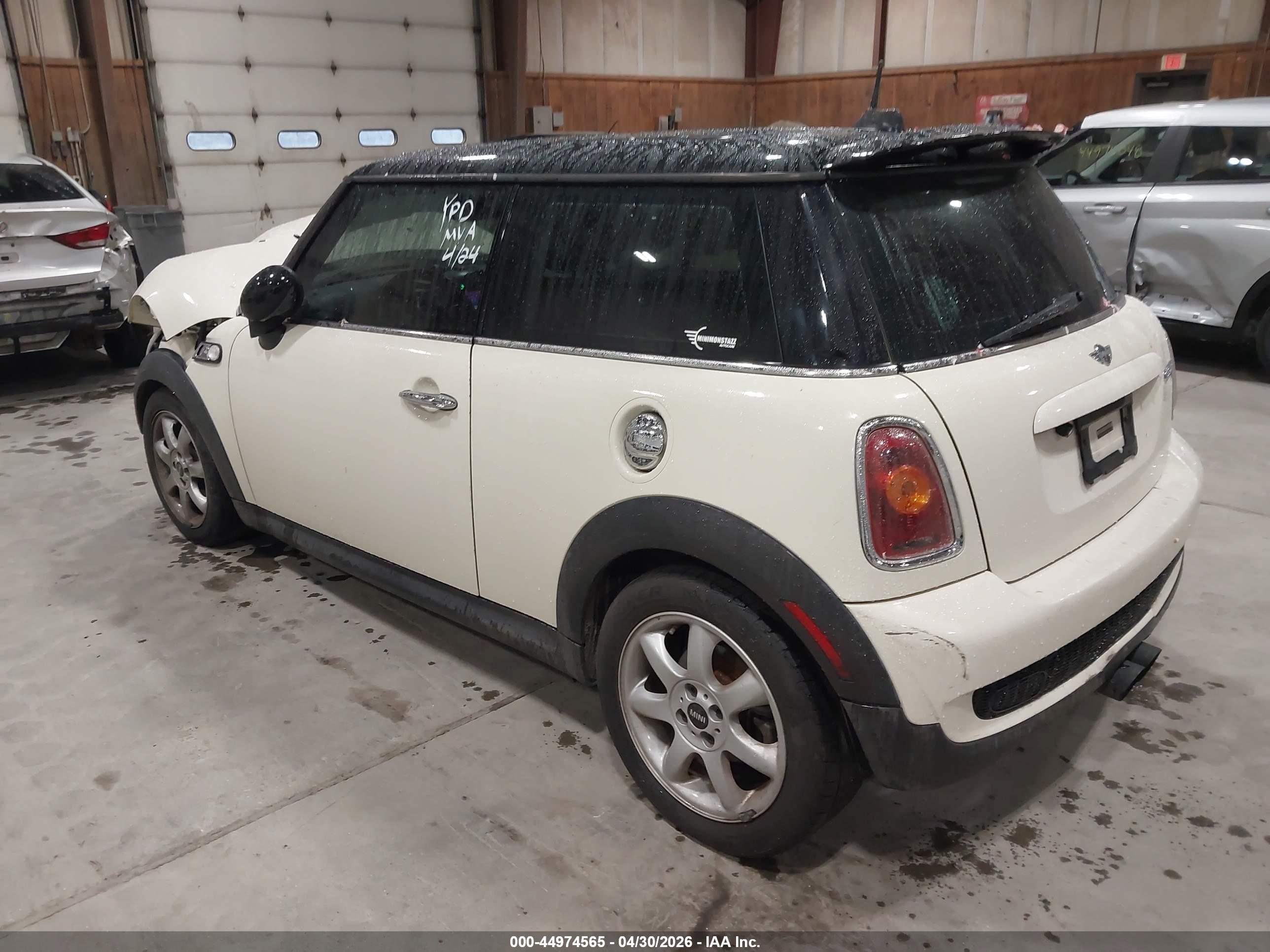 MINI COOPER image 3