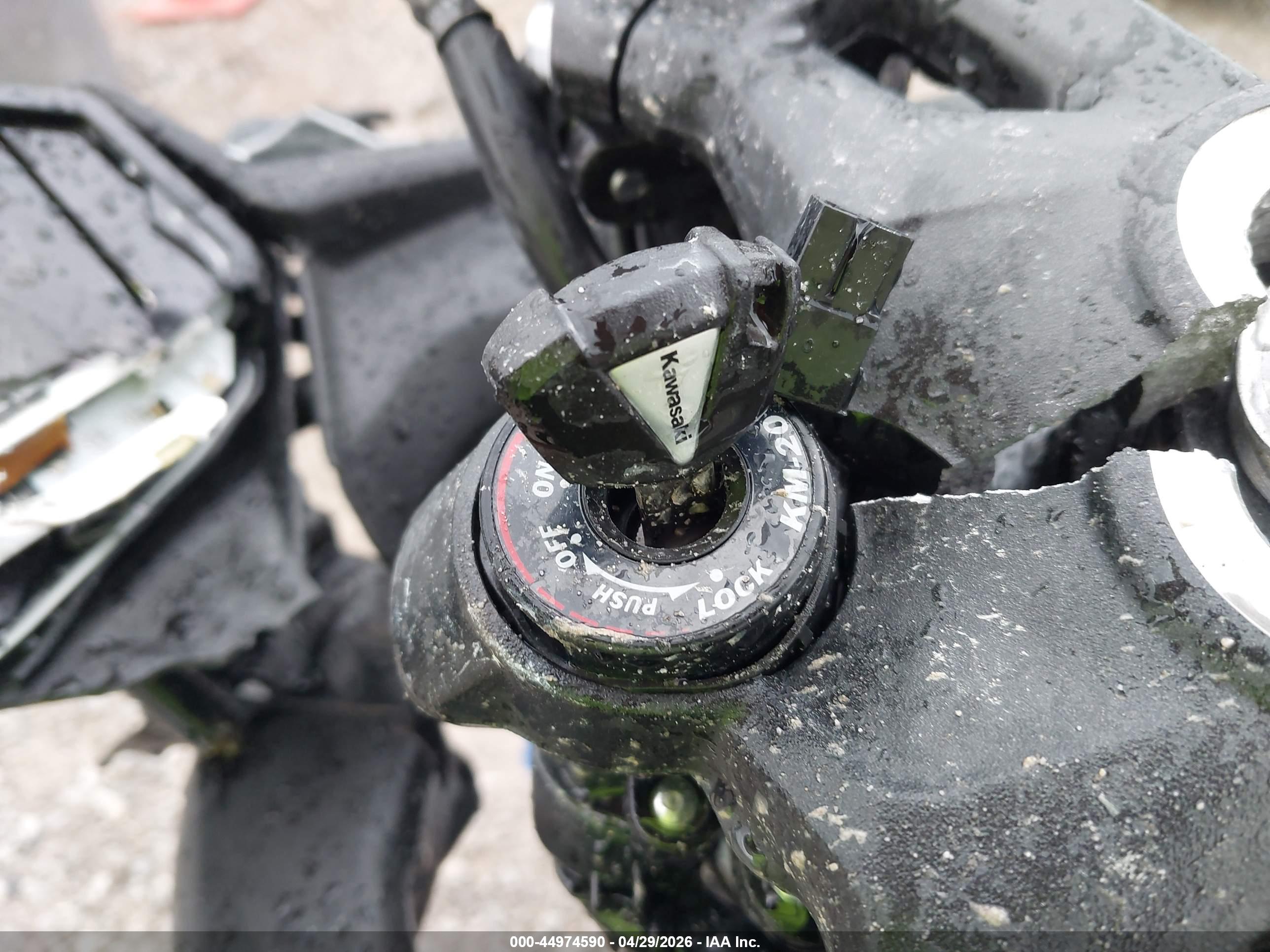 KAWASAKI ZX400 image 11