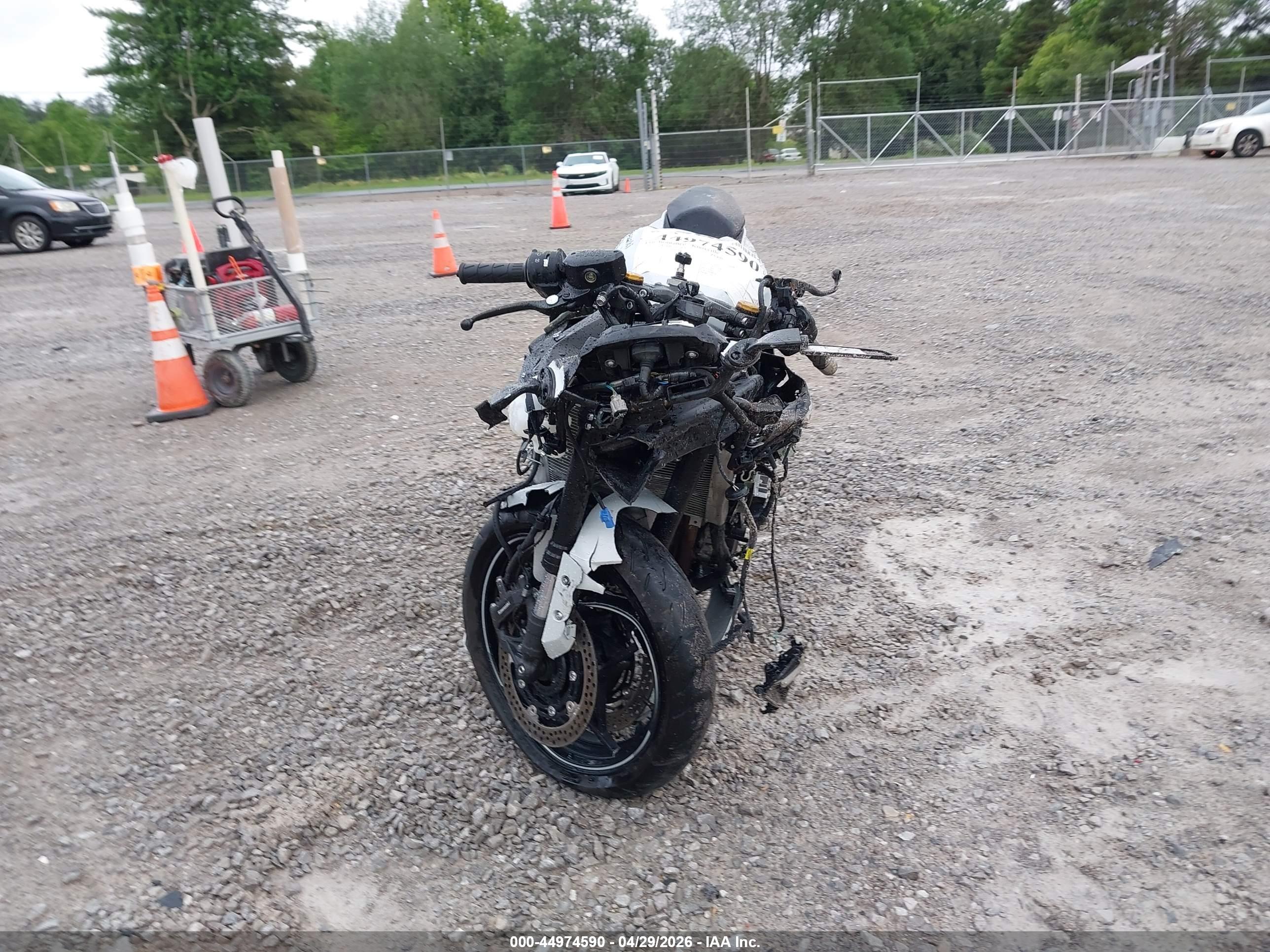 KAWASAKI ZX400 image 5