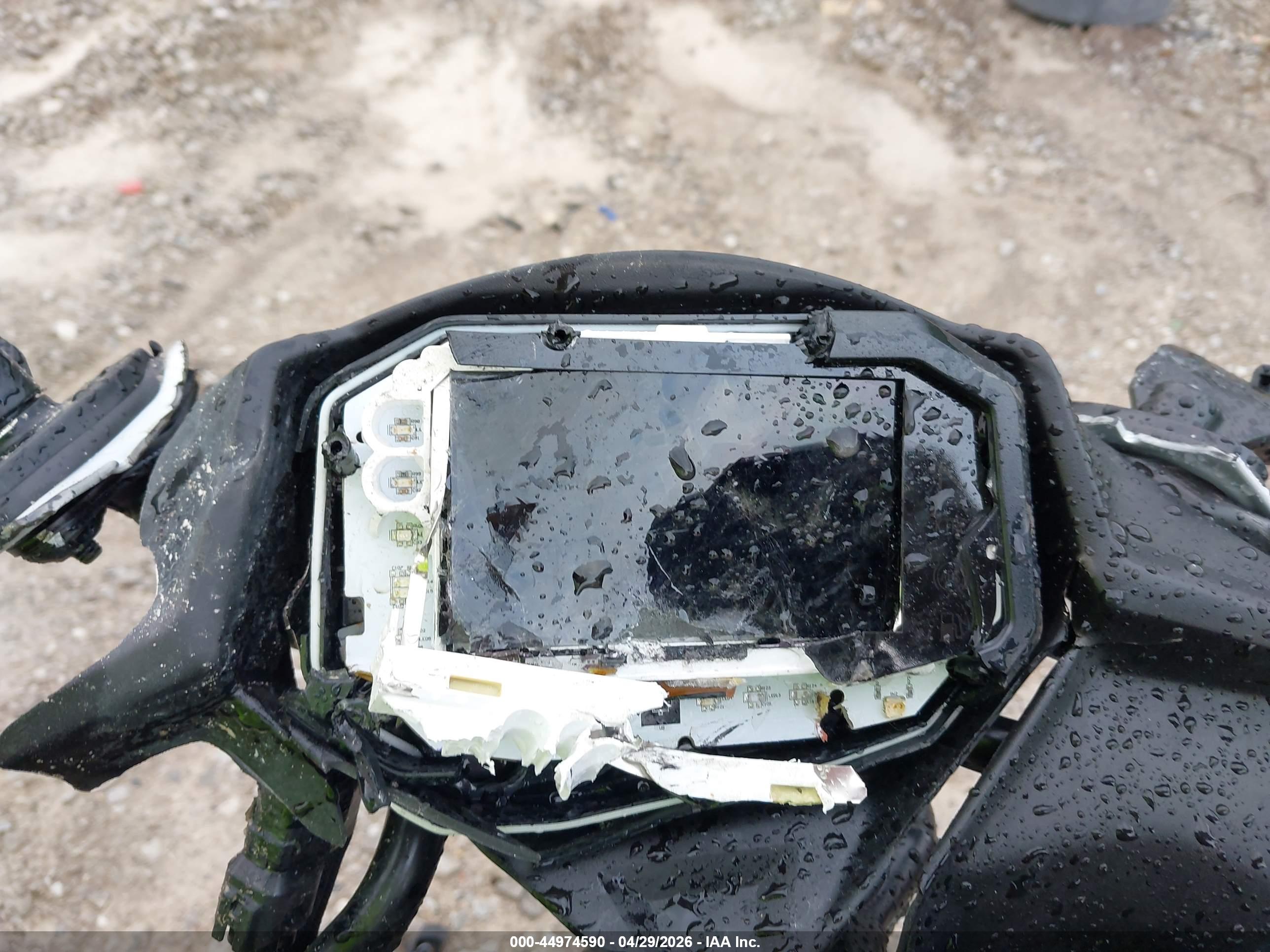 KAWASAKI ZX400 image 7