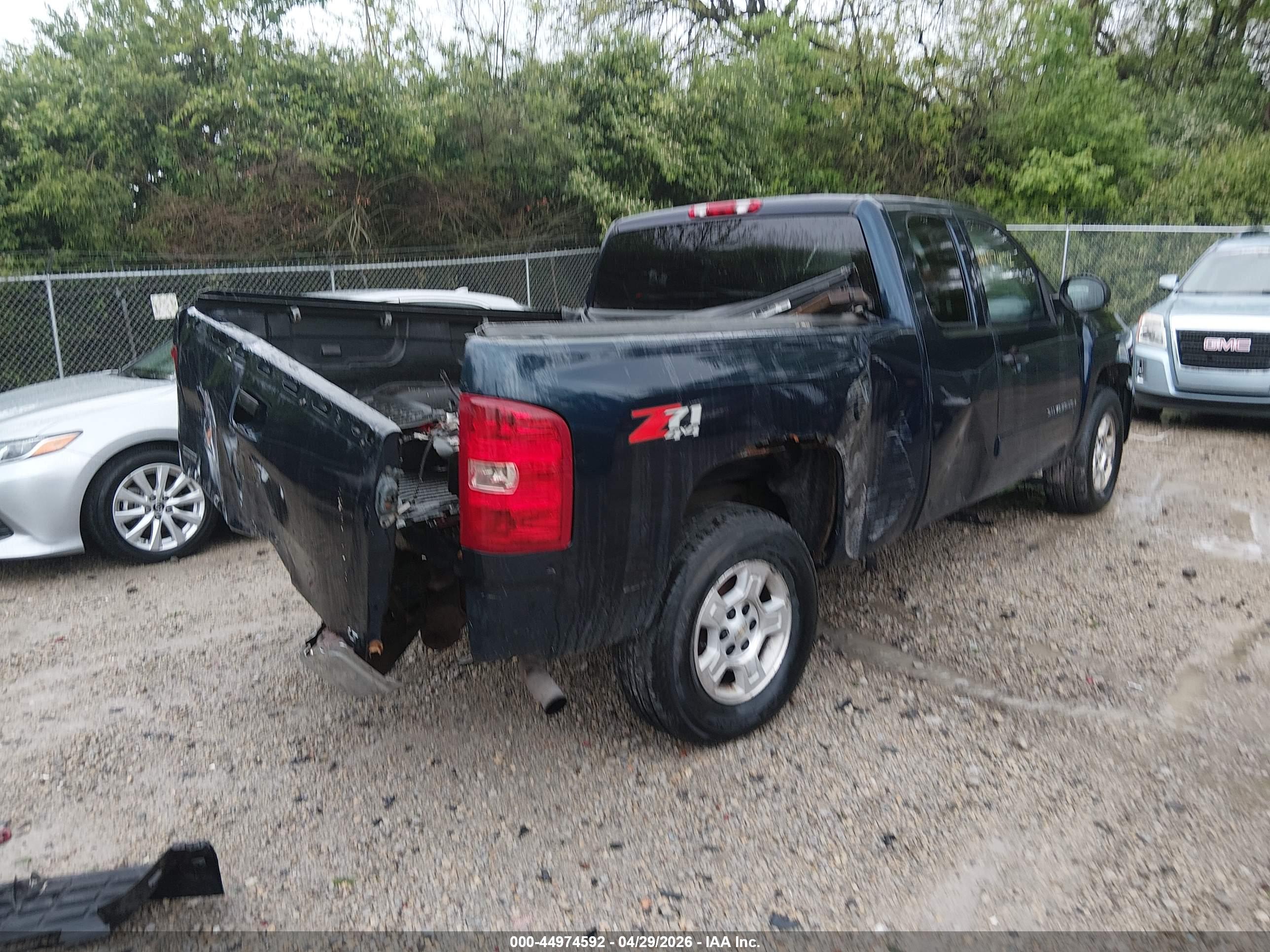 CHEVROLET SILVERADO image 4