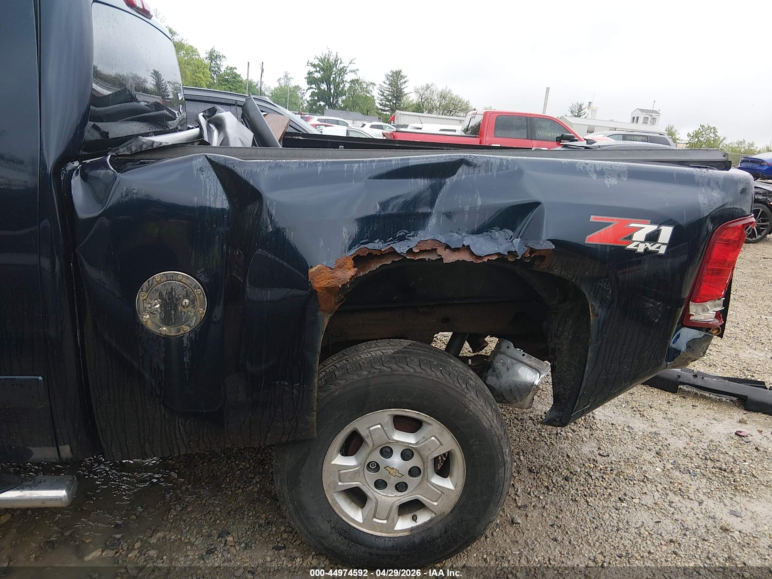 CHEVROLET SILVERADO image 6