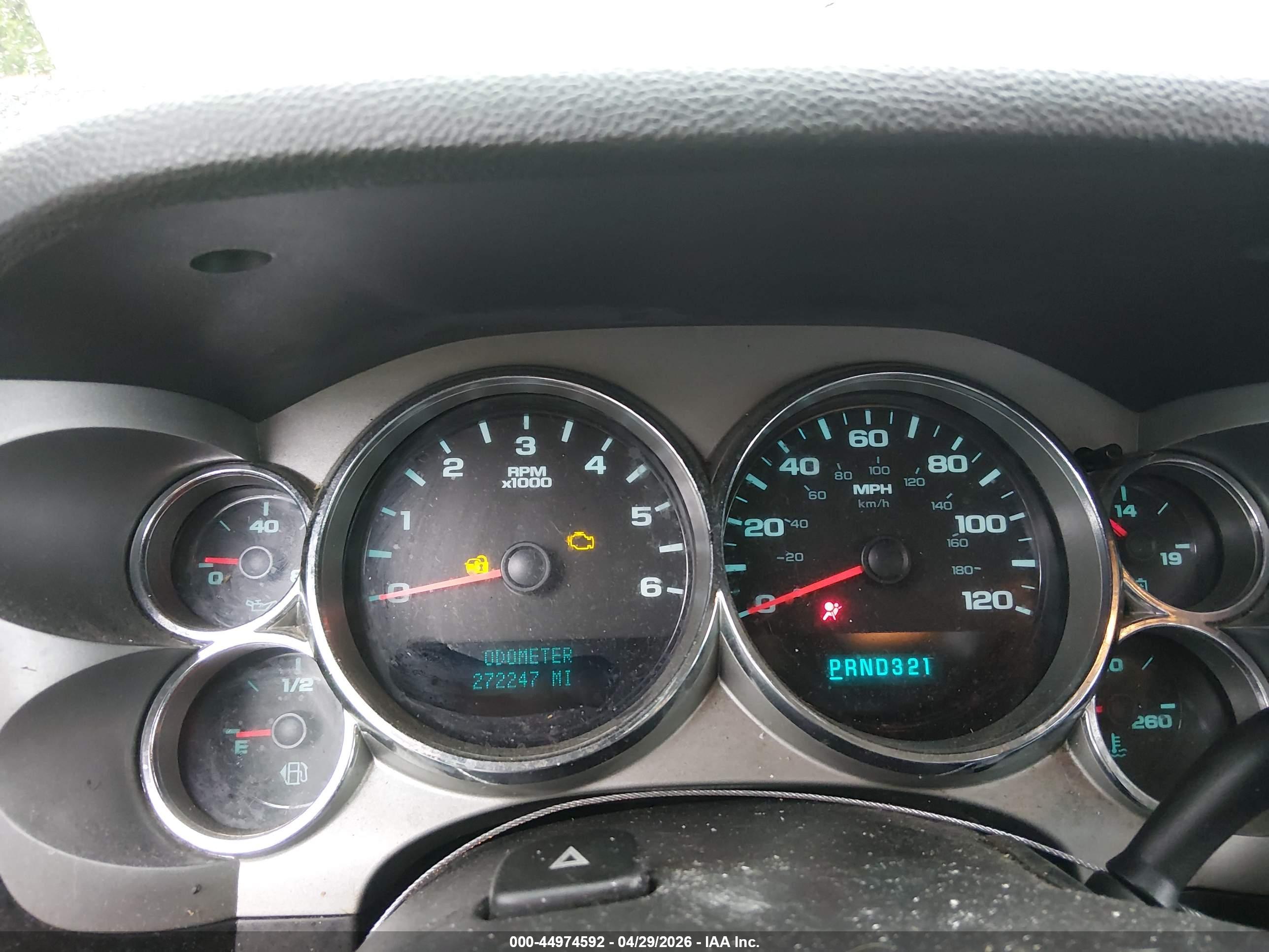 CHEVROLET SILVERADO image 7