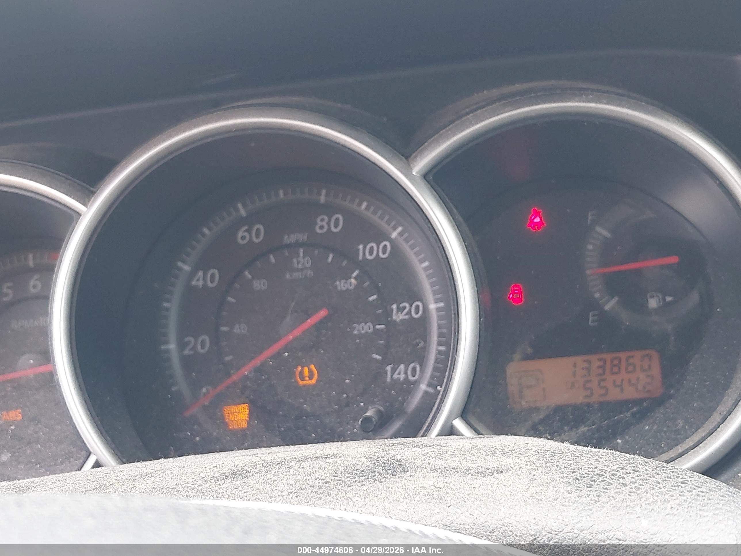 NISSAN VERSA image 7