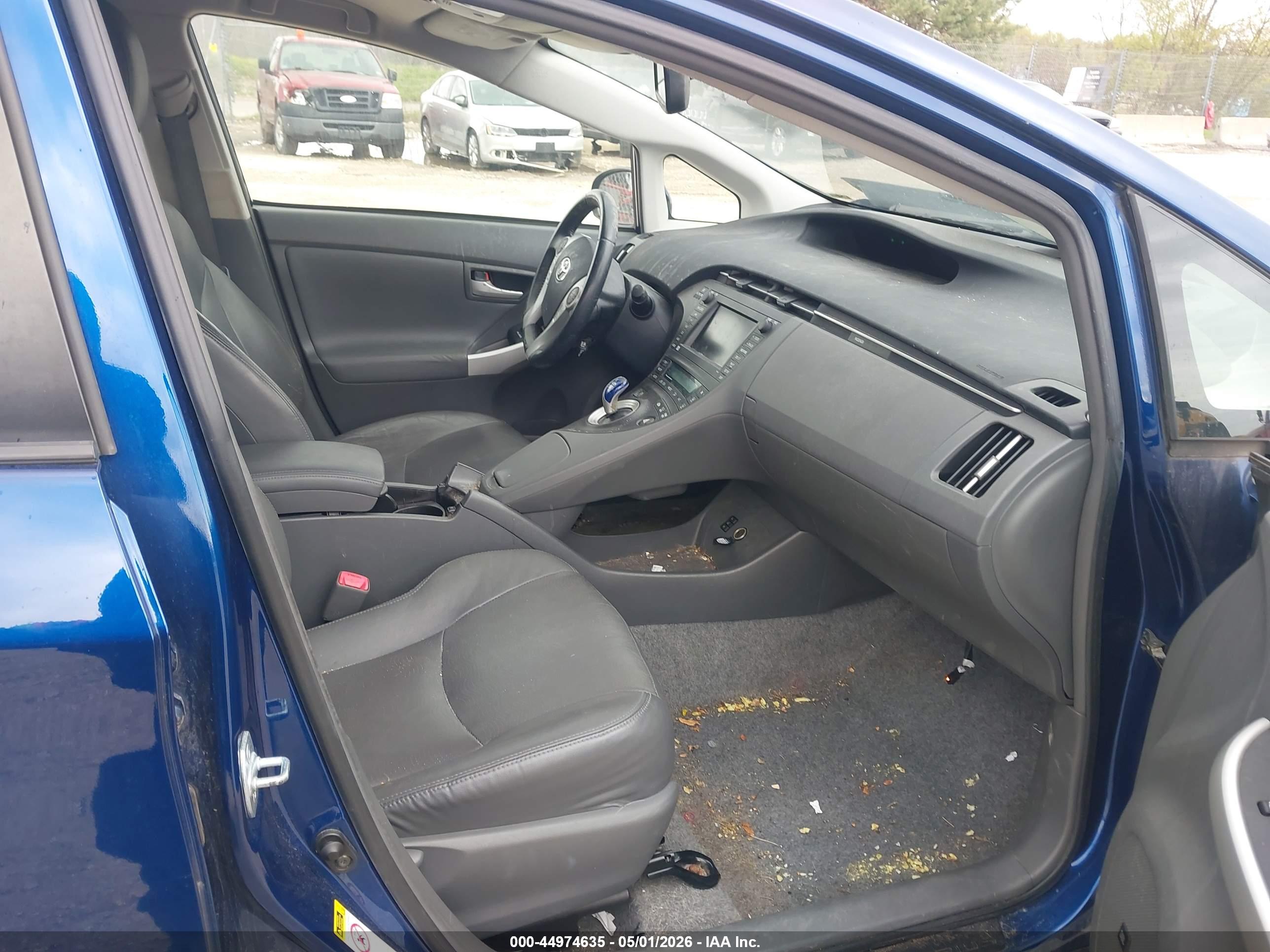 TOYOTA PRIUS image 5