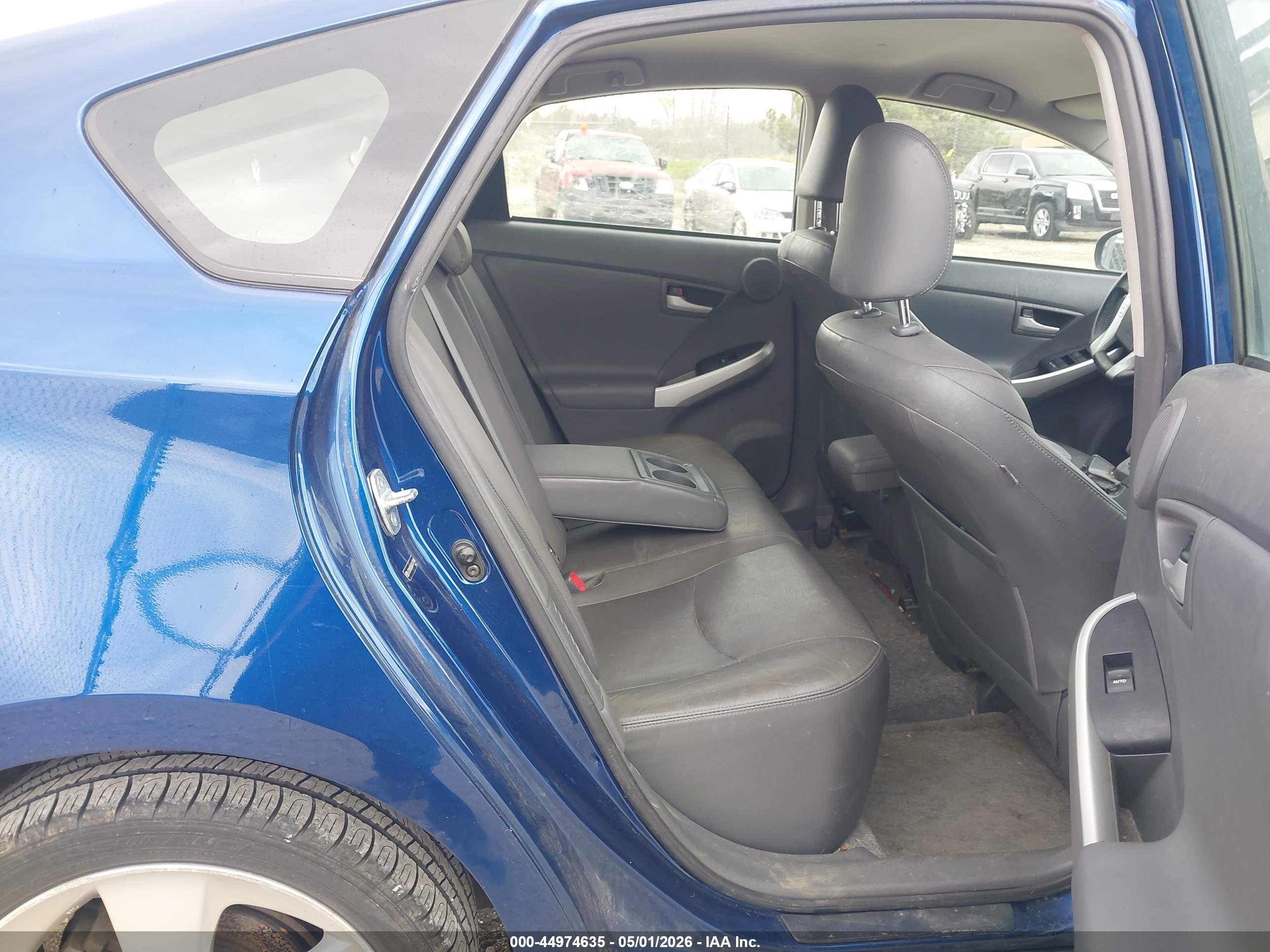 TOYOTA PRIUS image 8