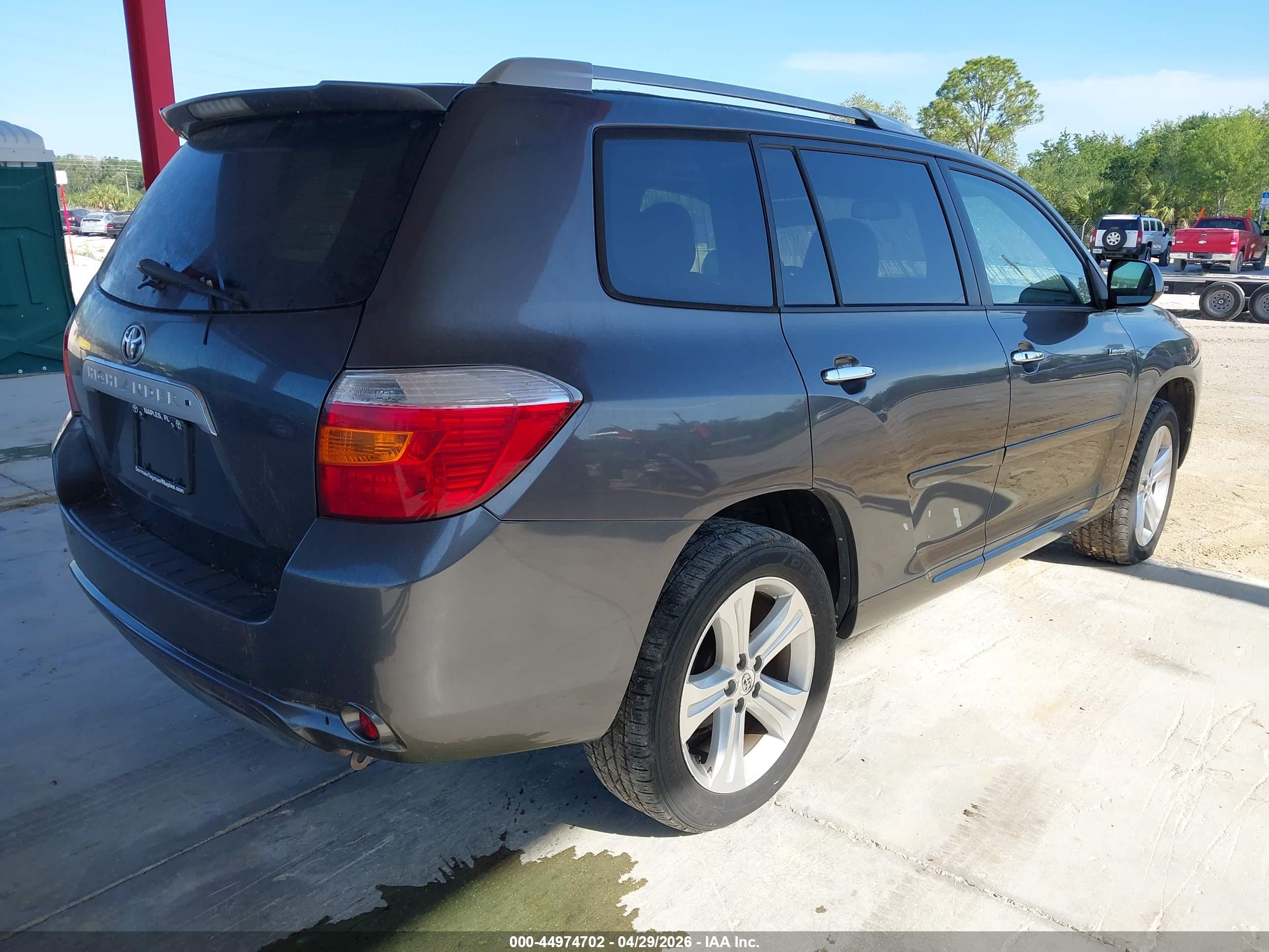 TOYOTA HIGHLANDER image 4