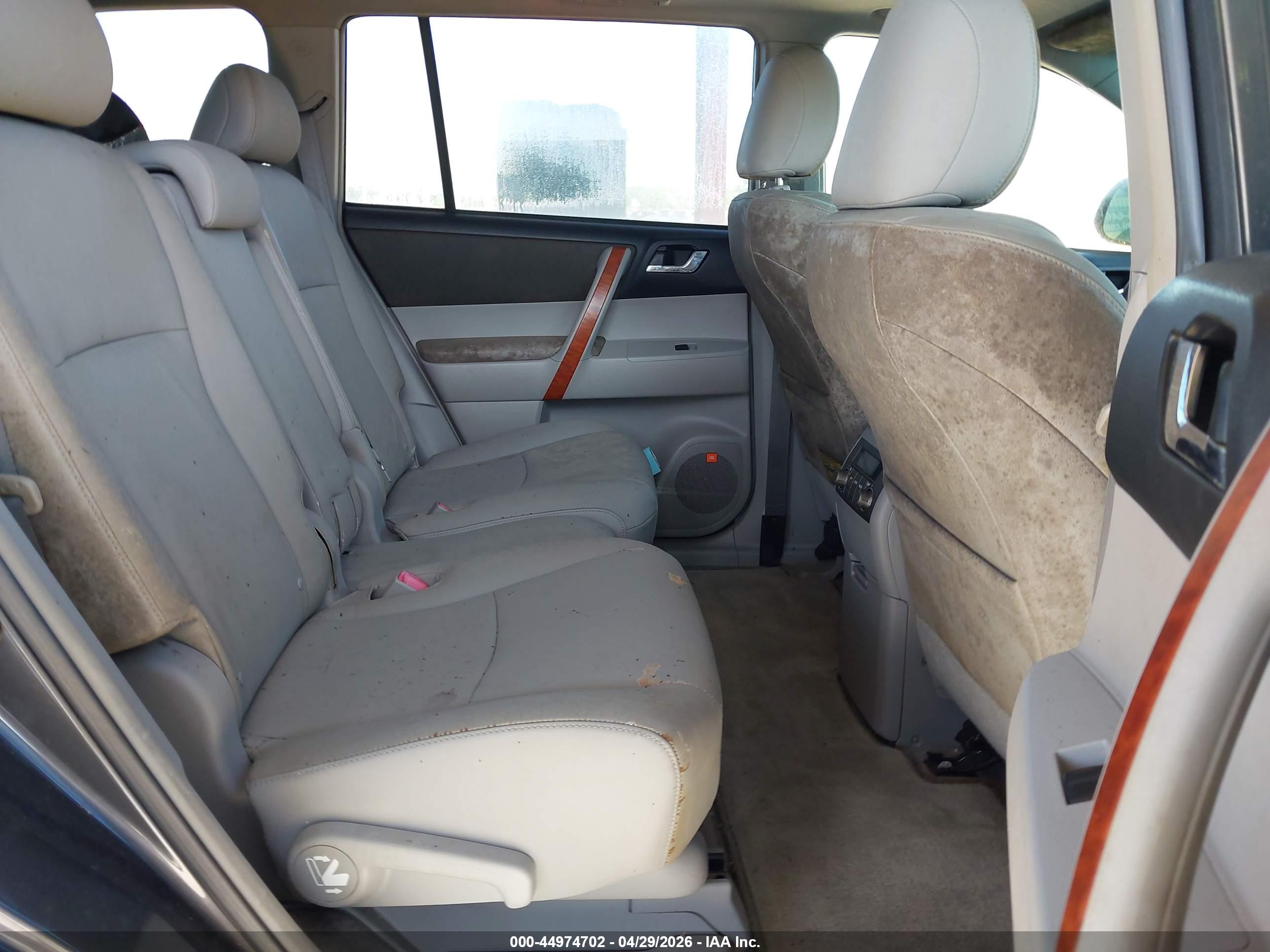 TOYOTA HIGHLANDER image 8