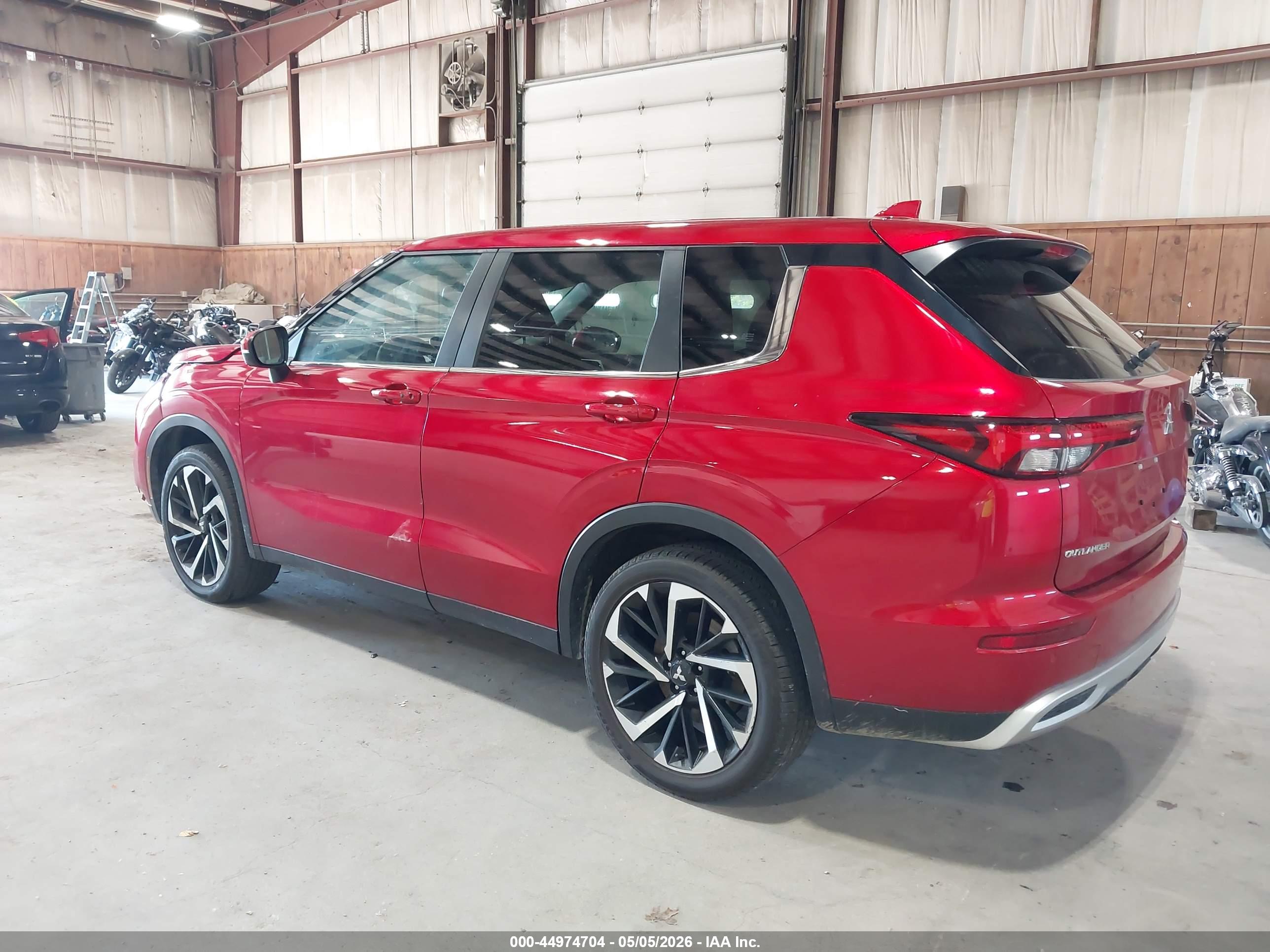 MITSUBISHI OUTLANDER image 3