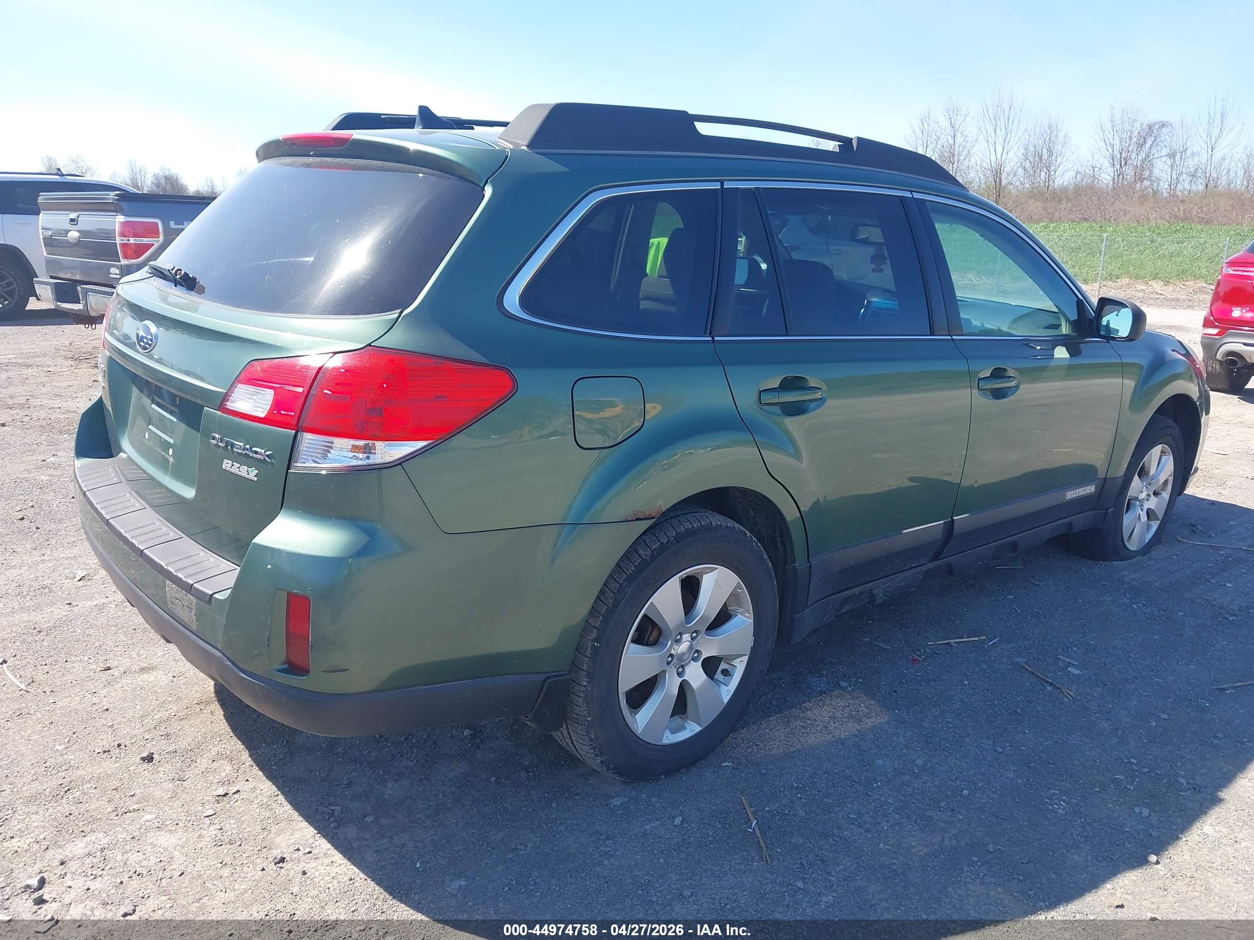 SUBARU OUTBACK image 4
