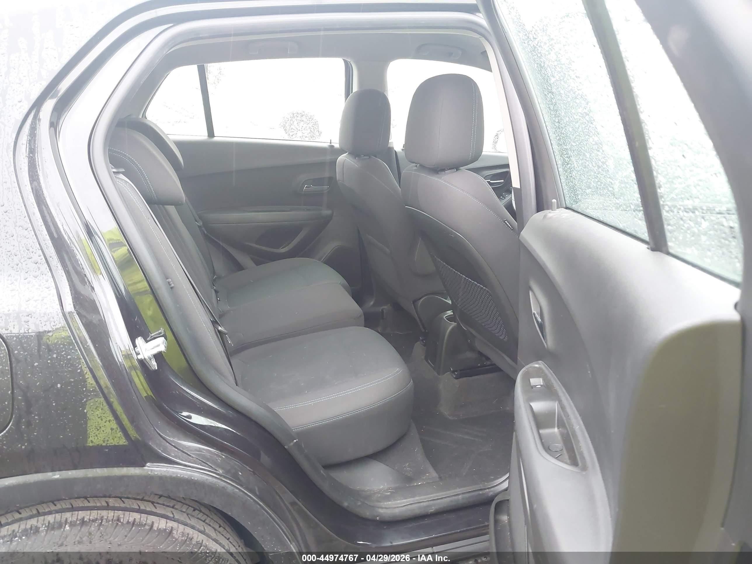 CHEVROLET TRAX image 8