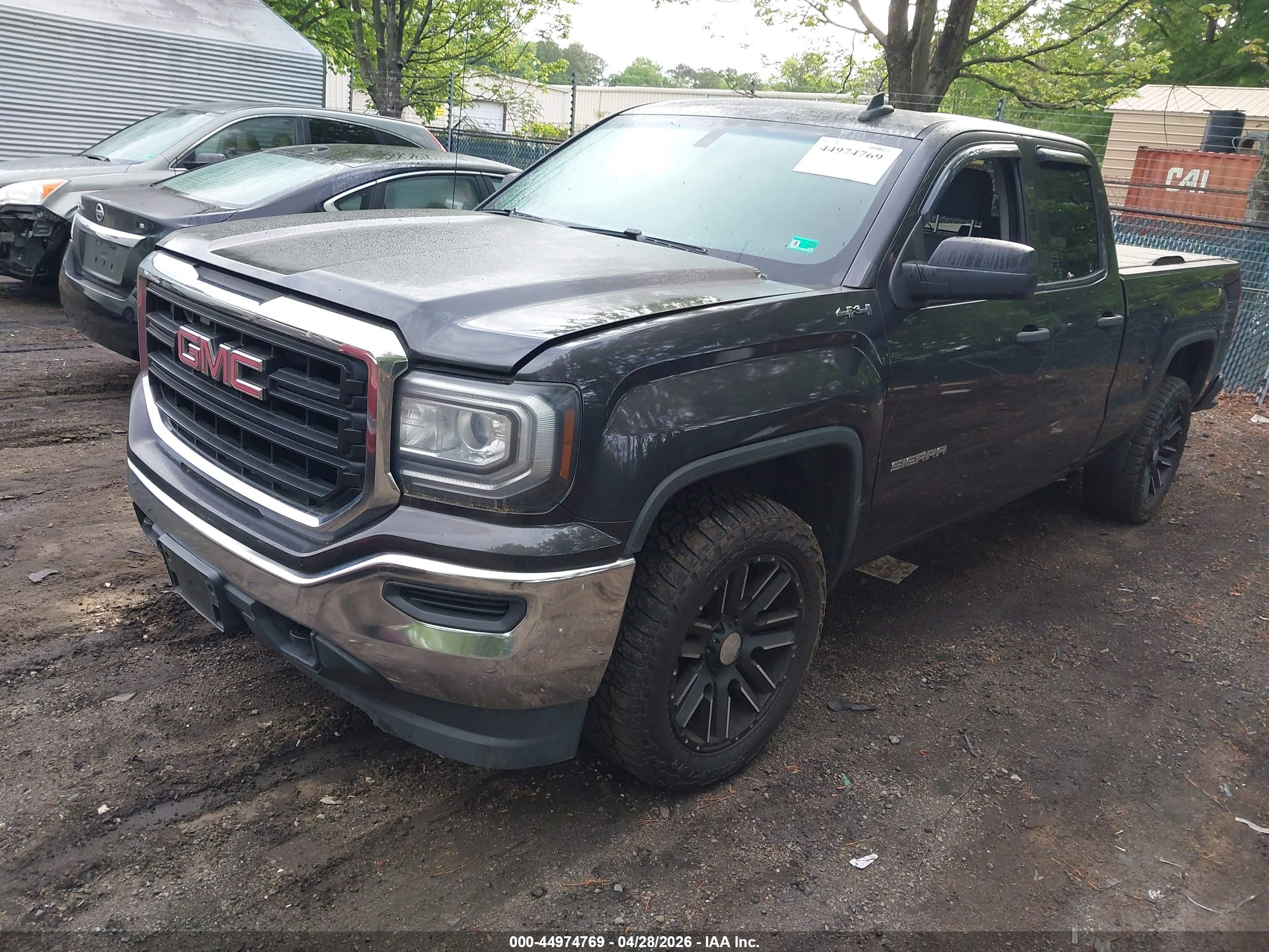GMC SIERRA image 2