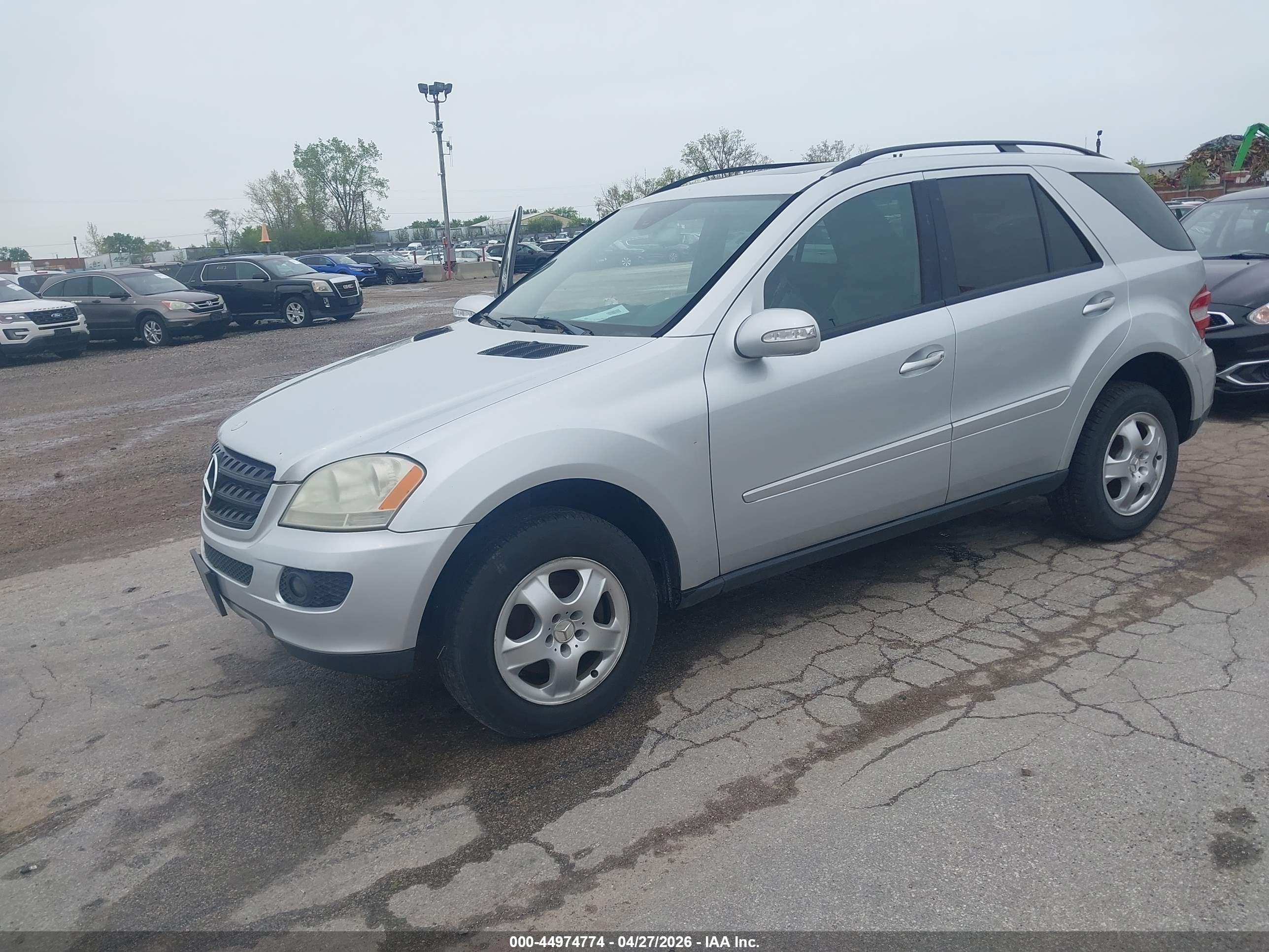 MERCEDES-BENZ ML image 2