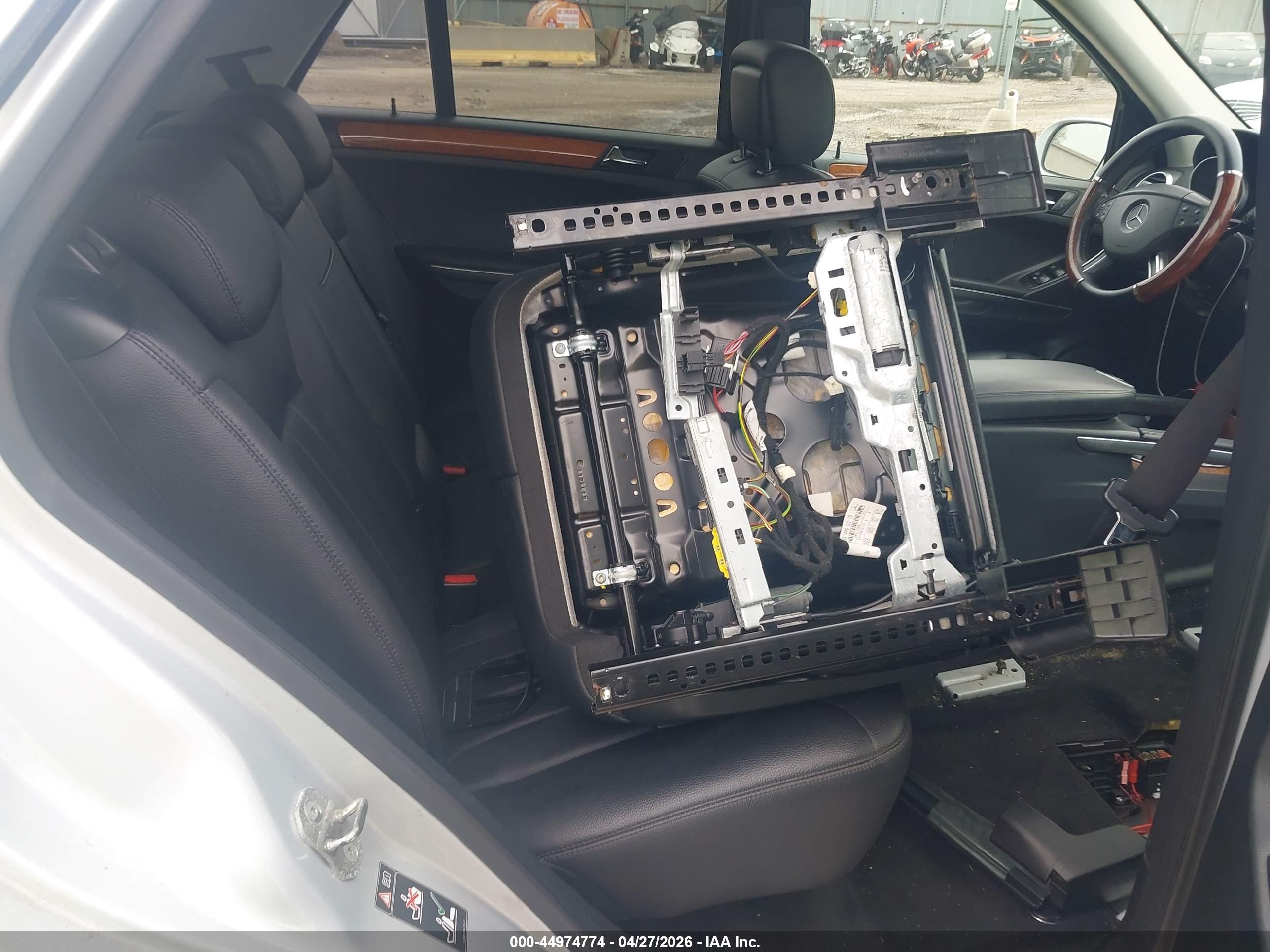 MERCEDES-BENZ ML image 8