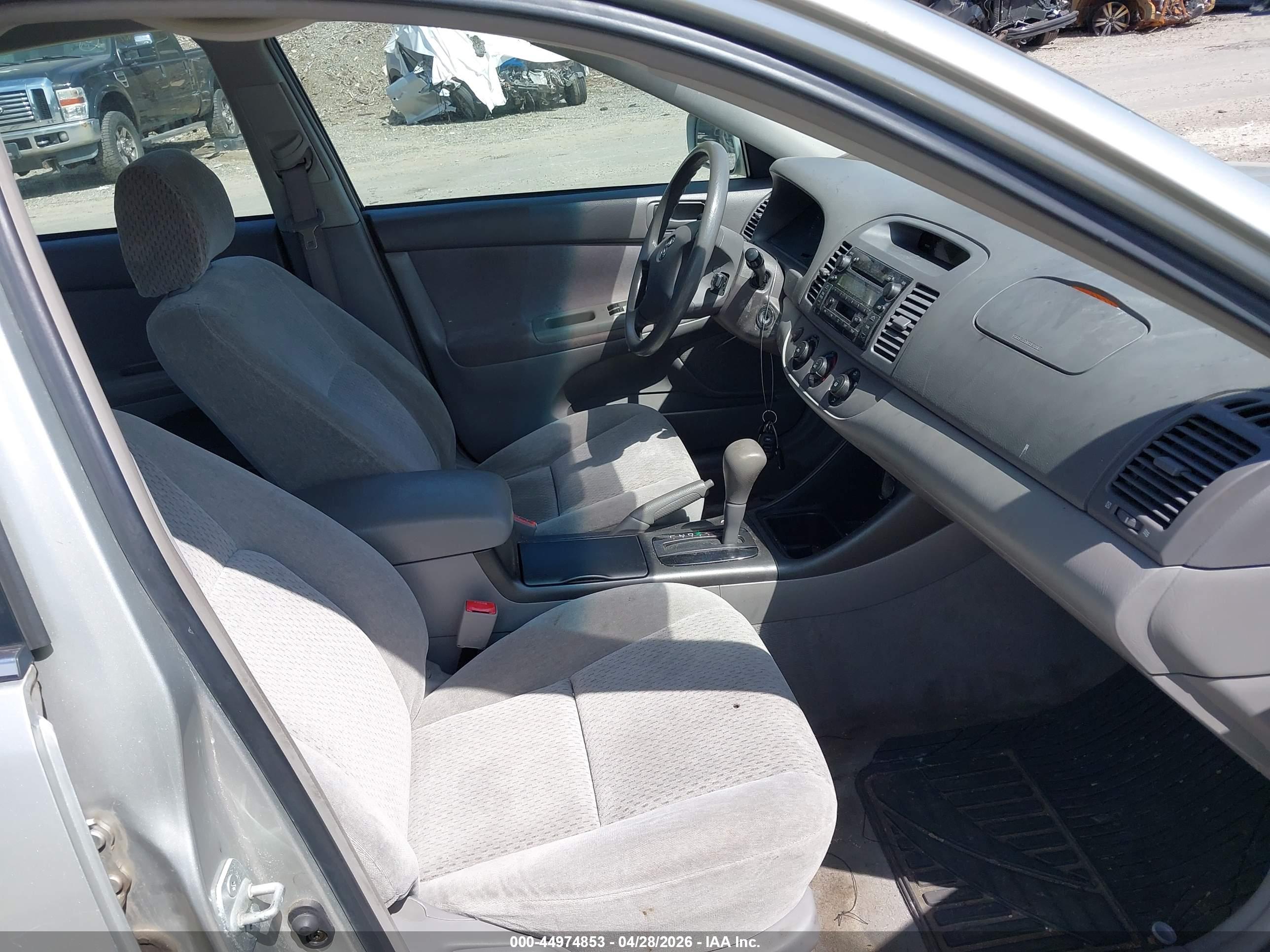 TOYOTA CAMRY image 5