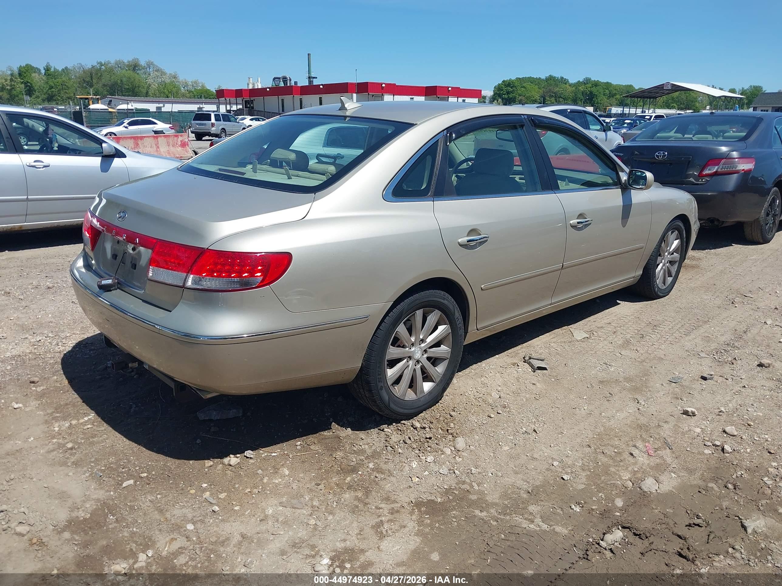 HYUNDAI AZERA image 4