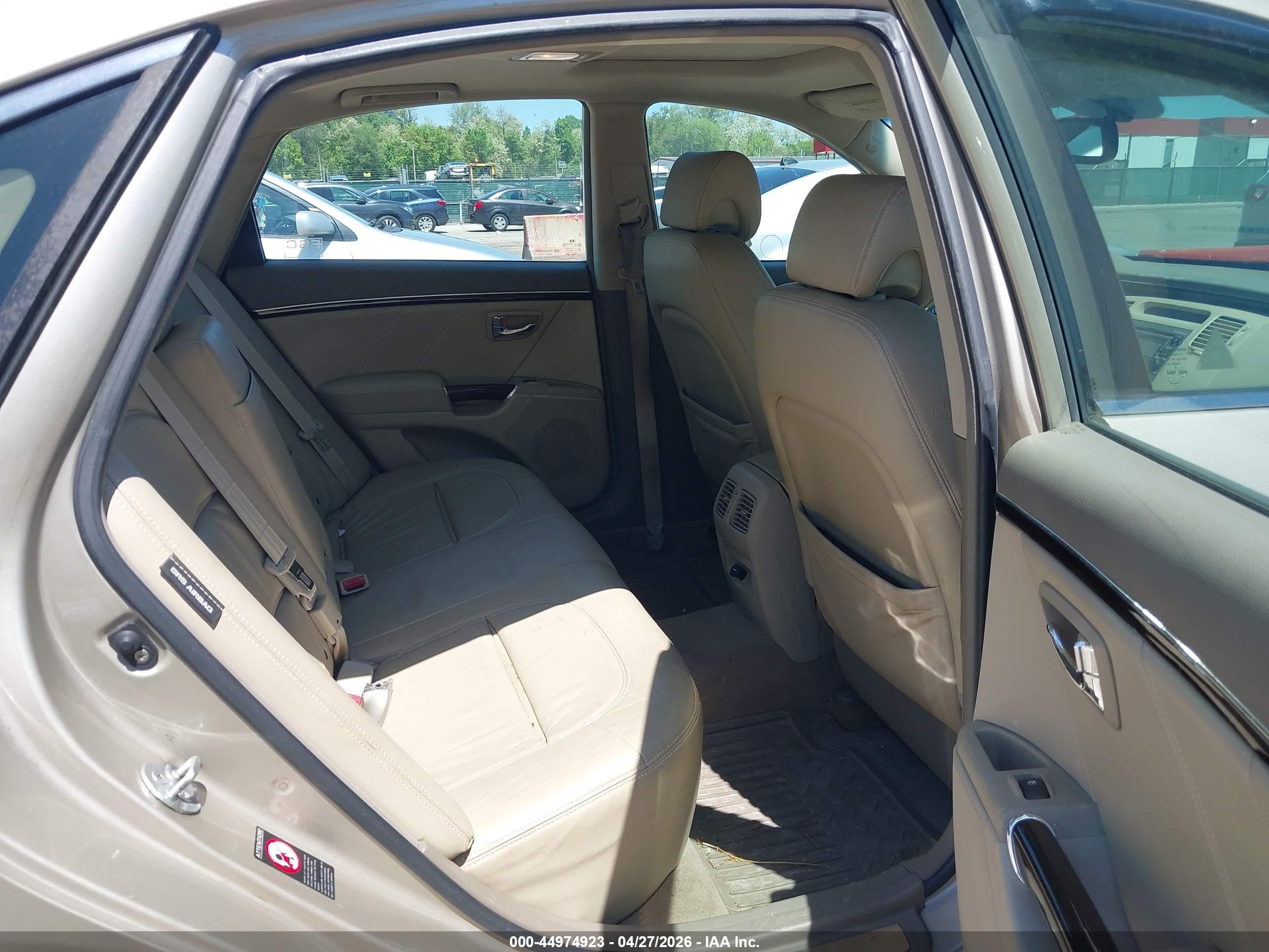 HYUNDAI AZERA image 8