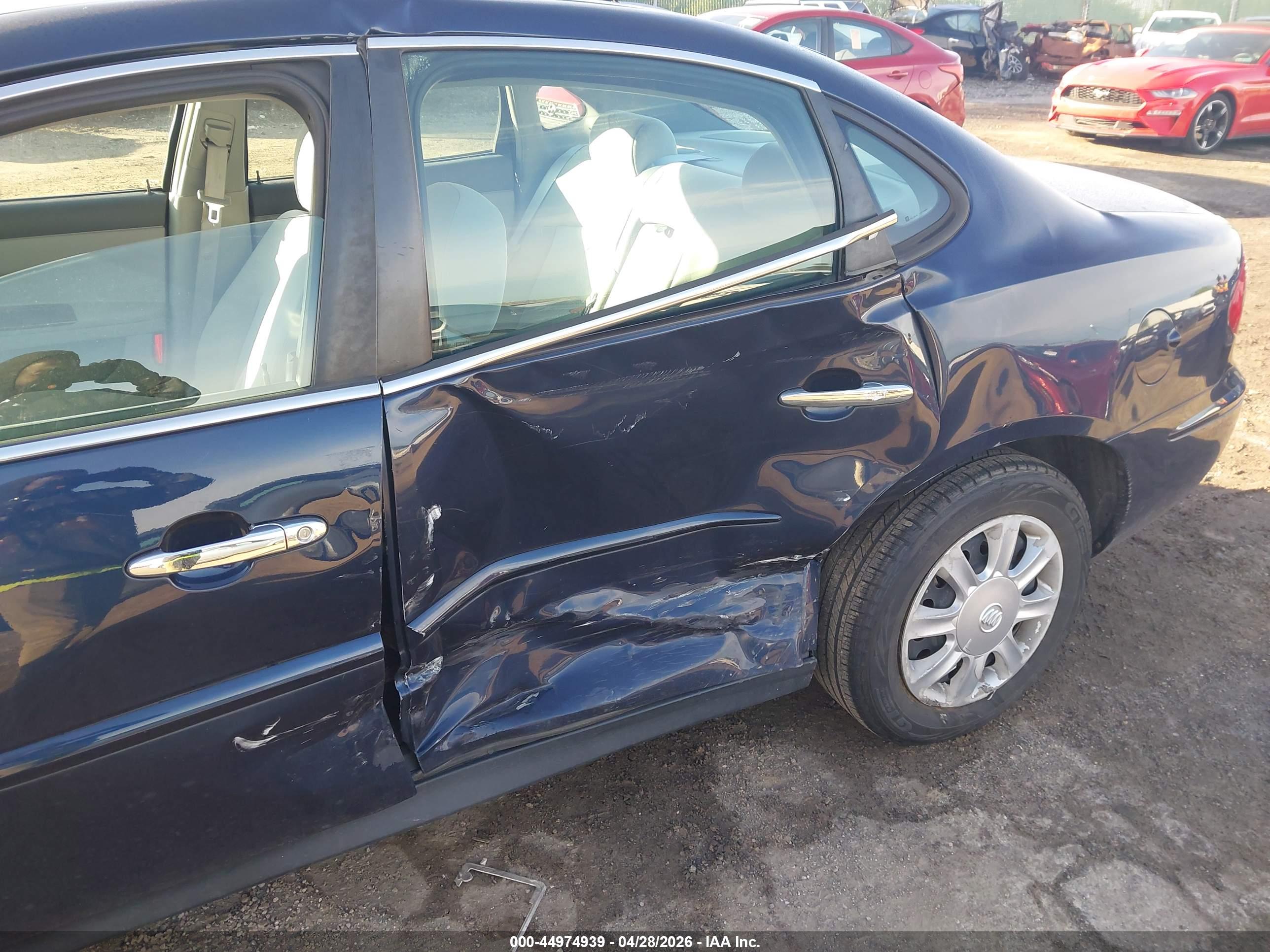 BUICK LACROSSE image 6