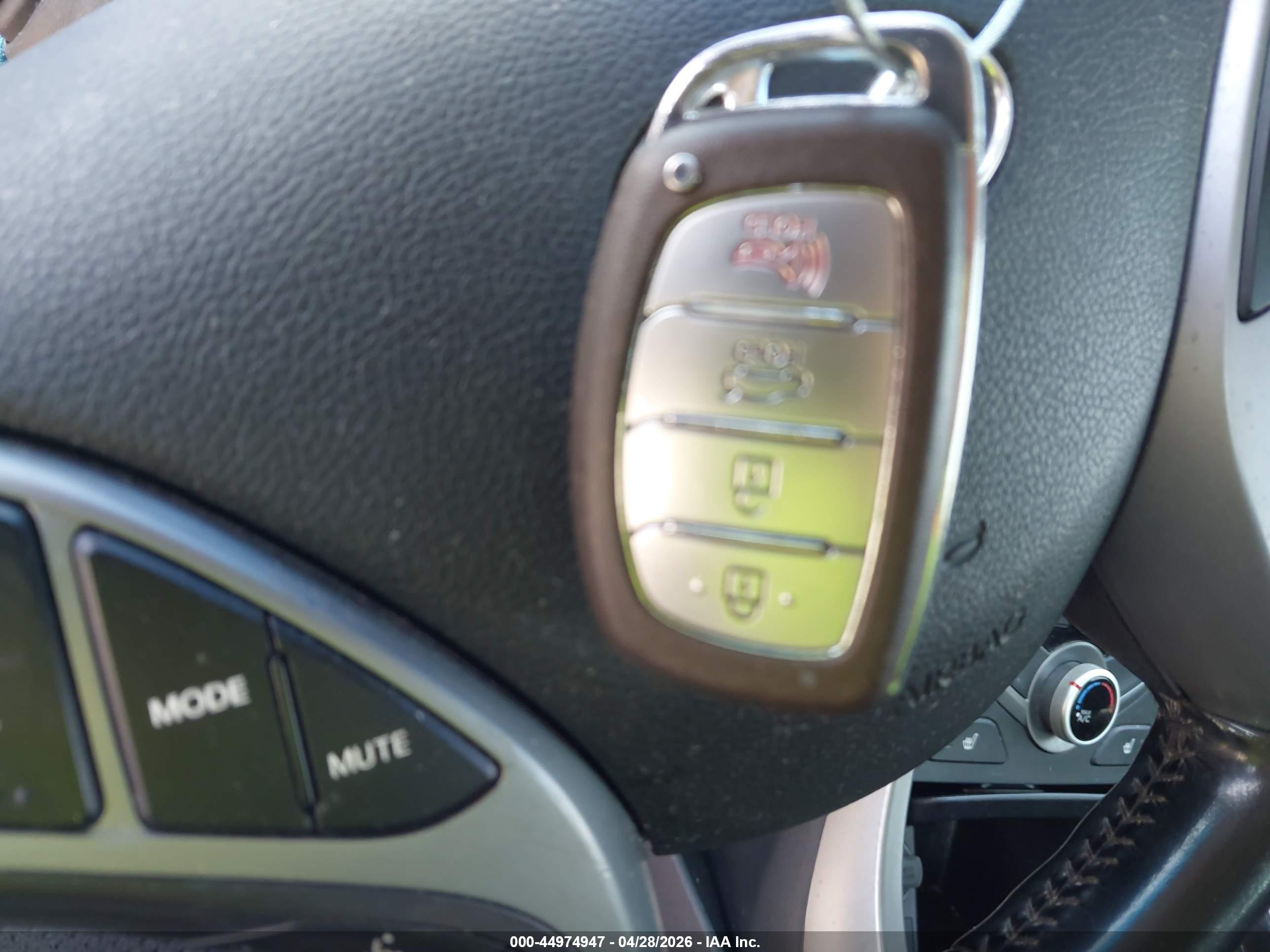 HYUNDAI ELANTRA image 11