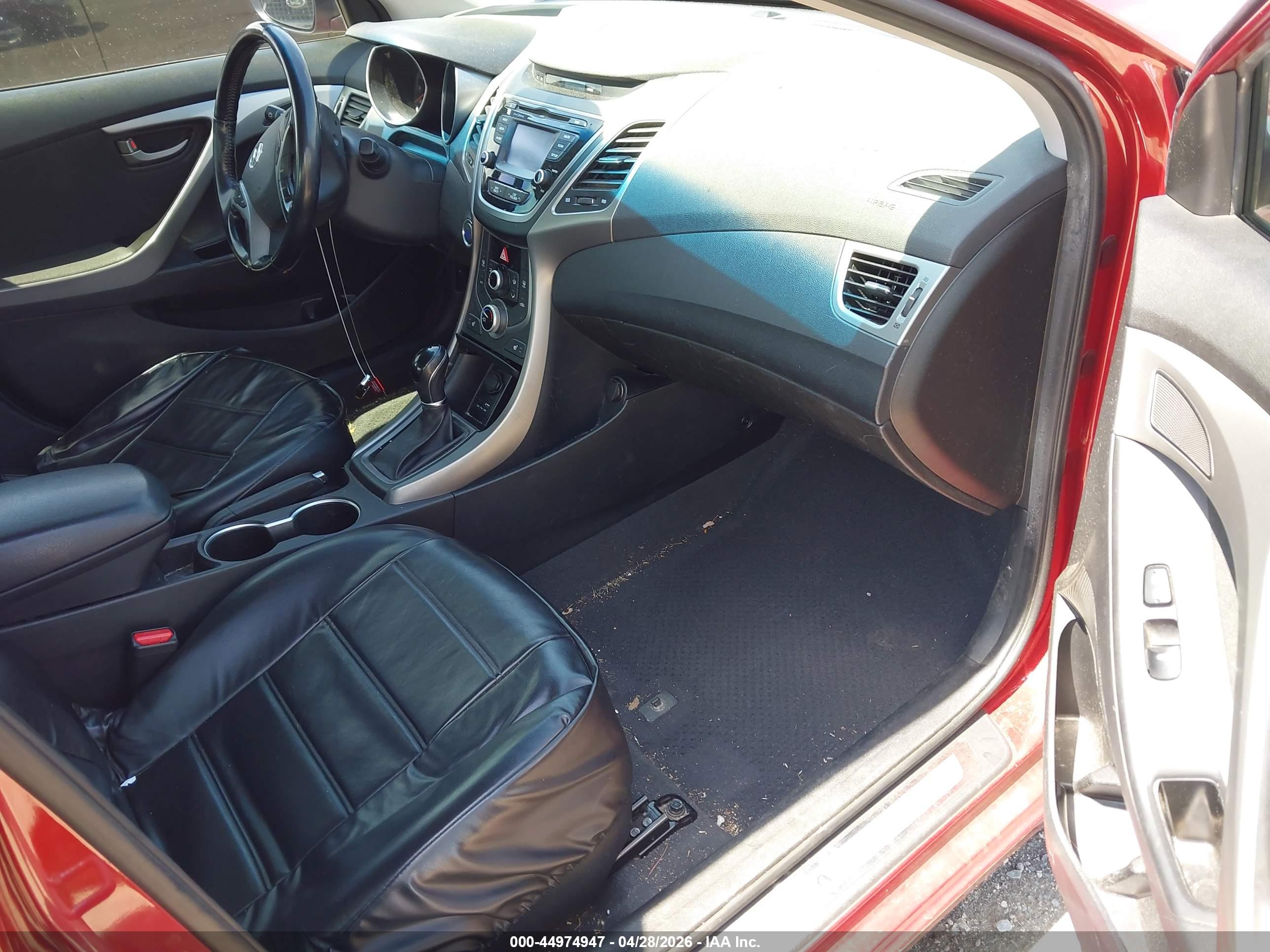 HYUNDAI ELANTRA image 5