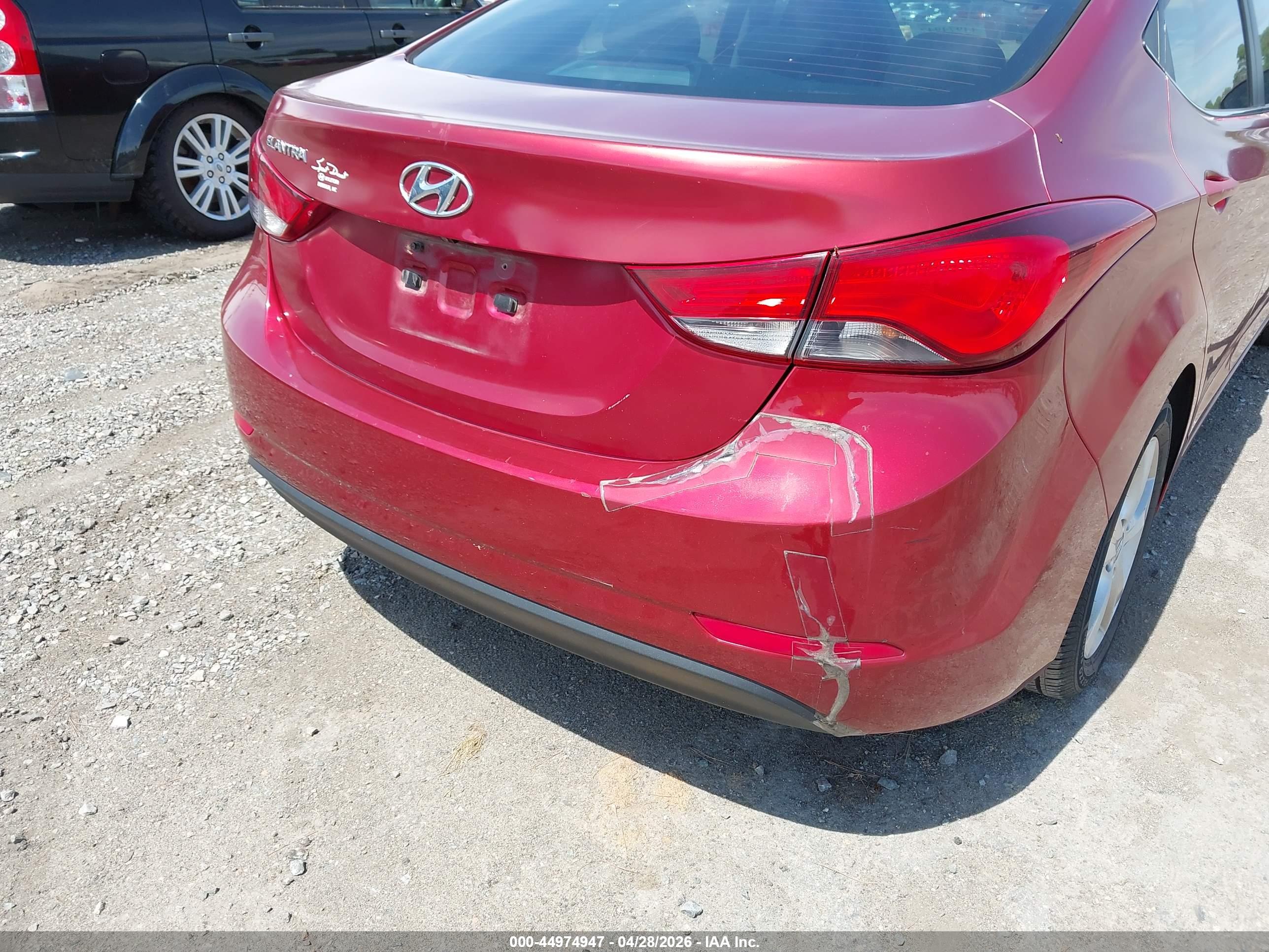 HYUNDAI ELANTRA image 6