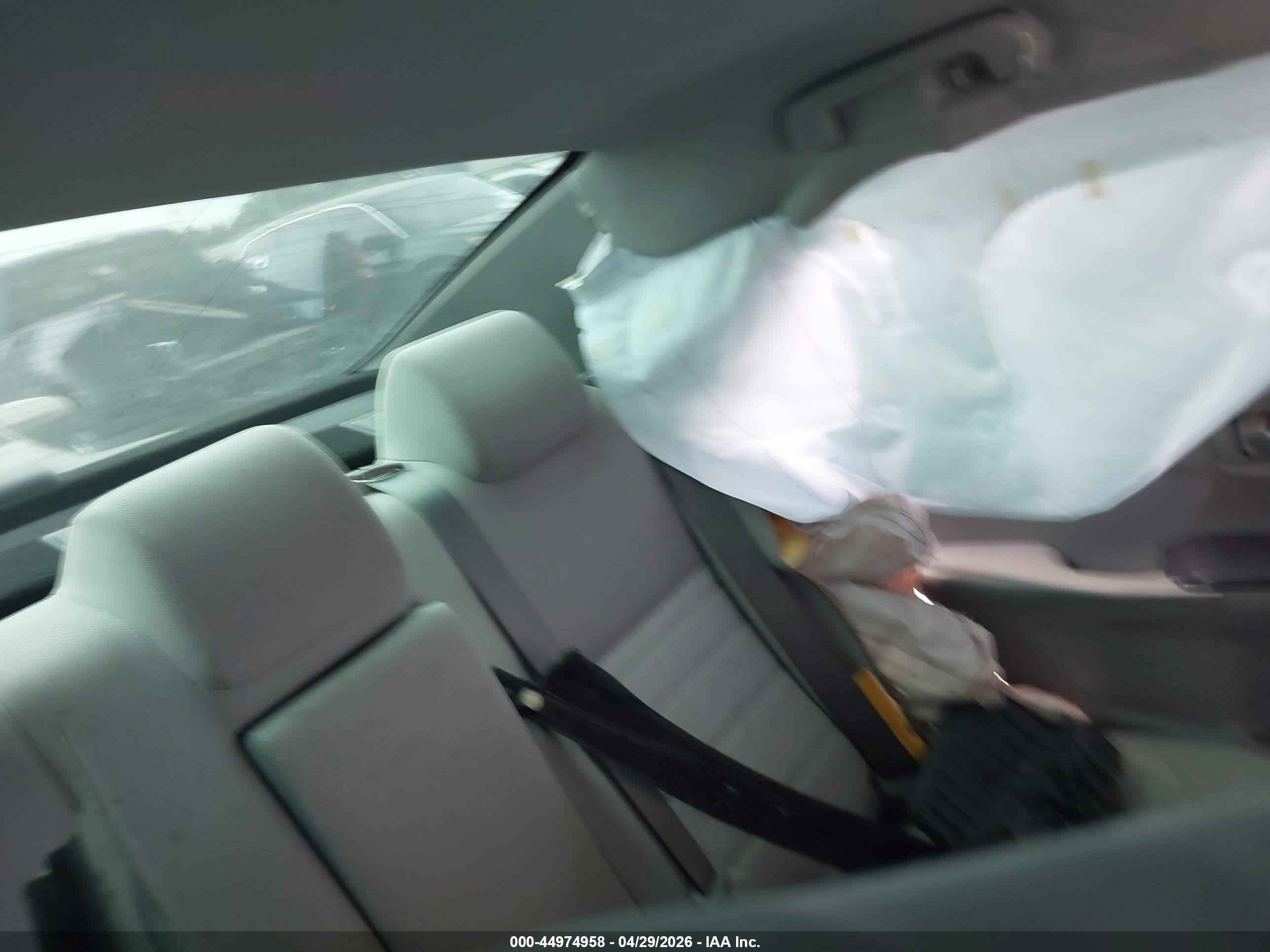 TOYOTA CAMRY image 8