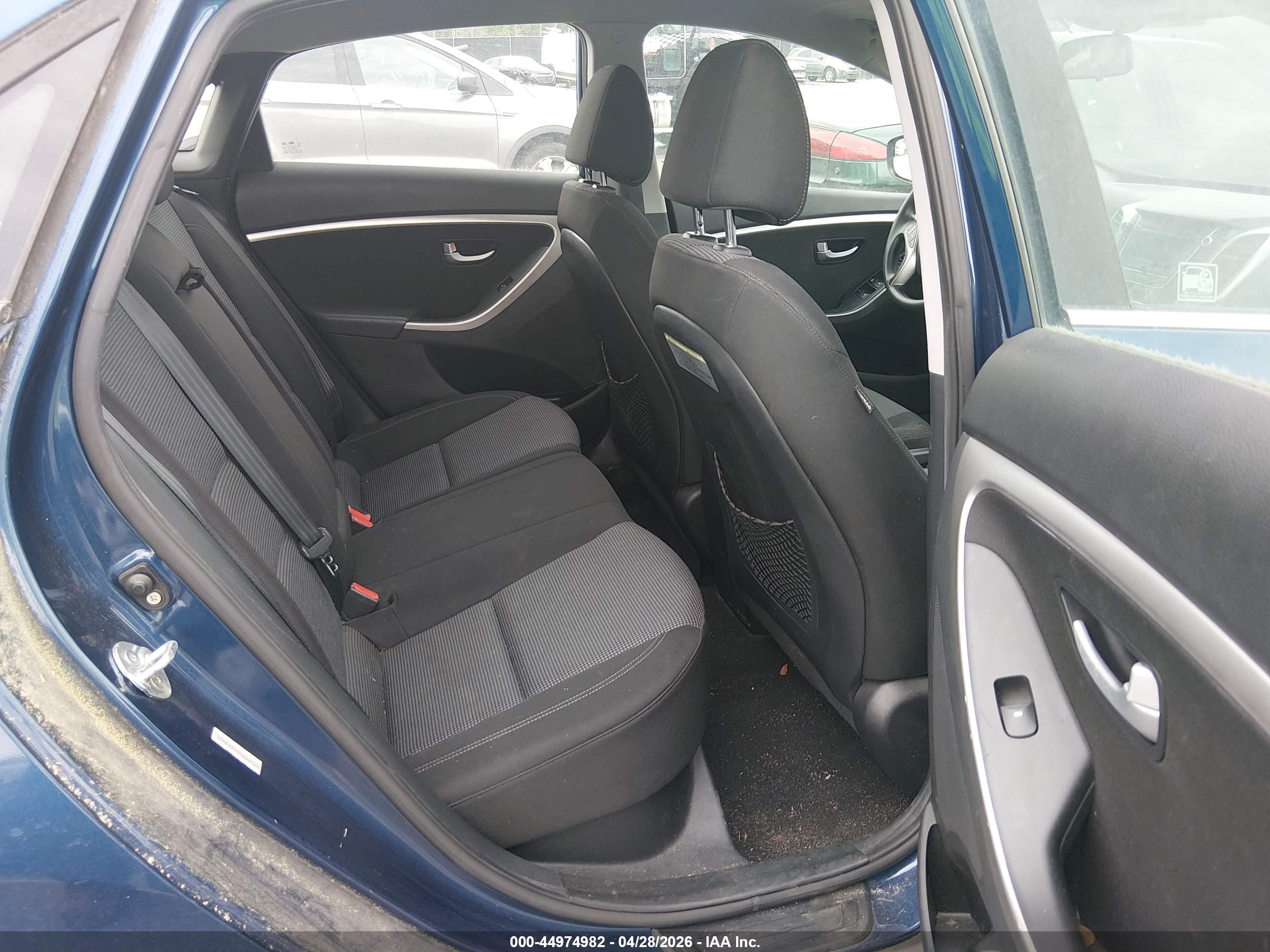 HYUNDAI ELANTRA image 8