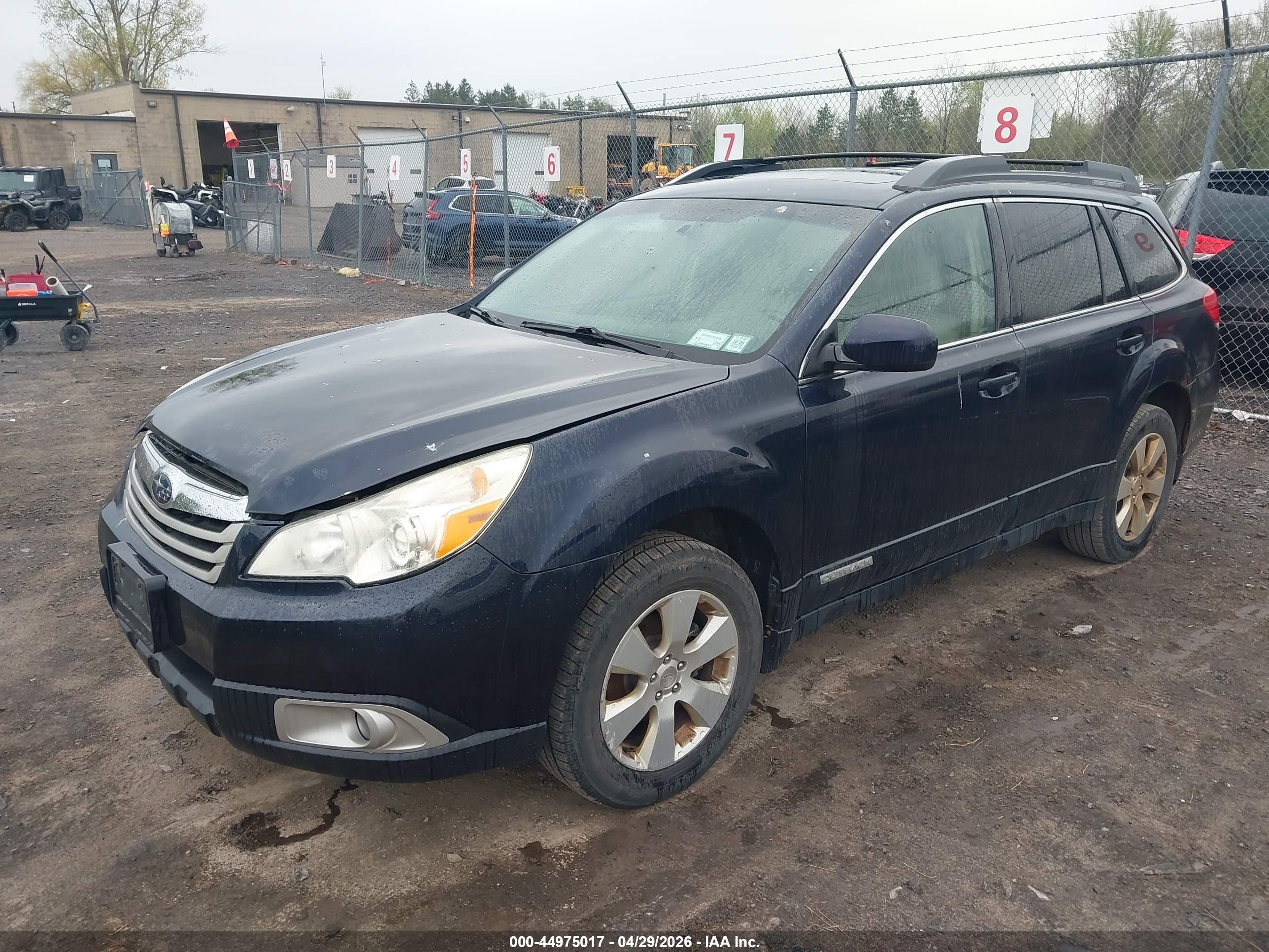 SUBARU OUTBACK image 2