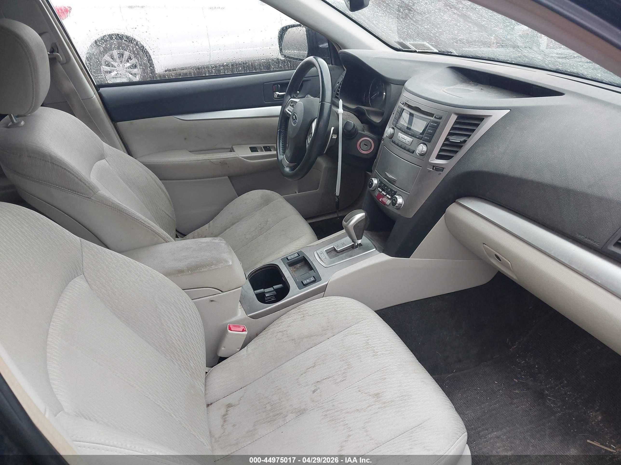 SUBARU OUTBACK image 5