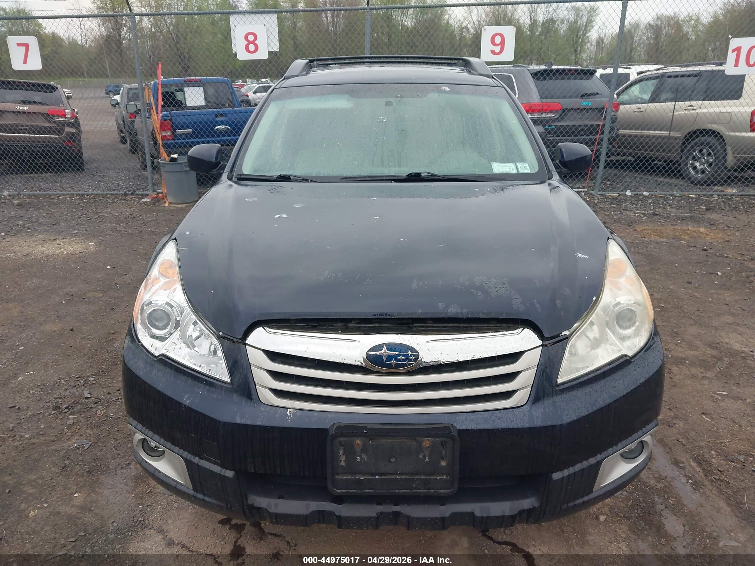 SUBARU OUTBACK image 6