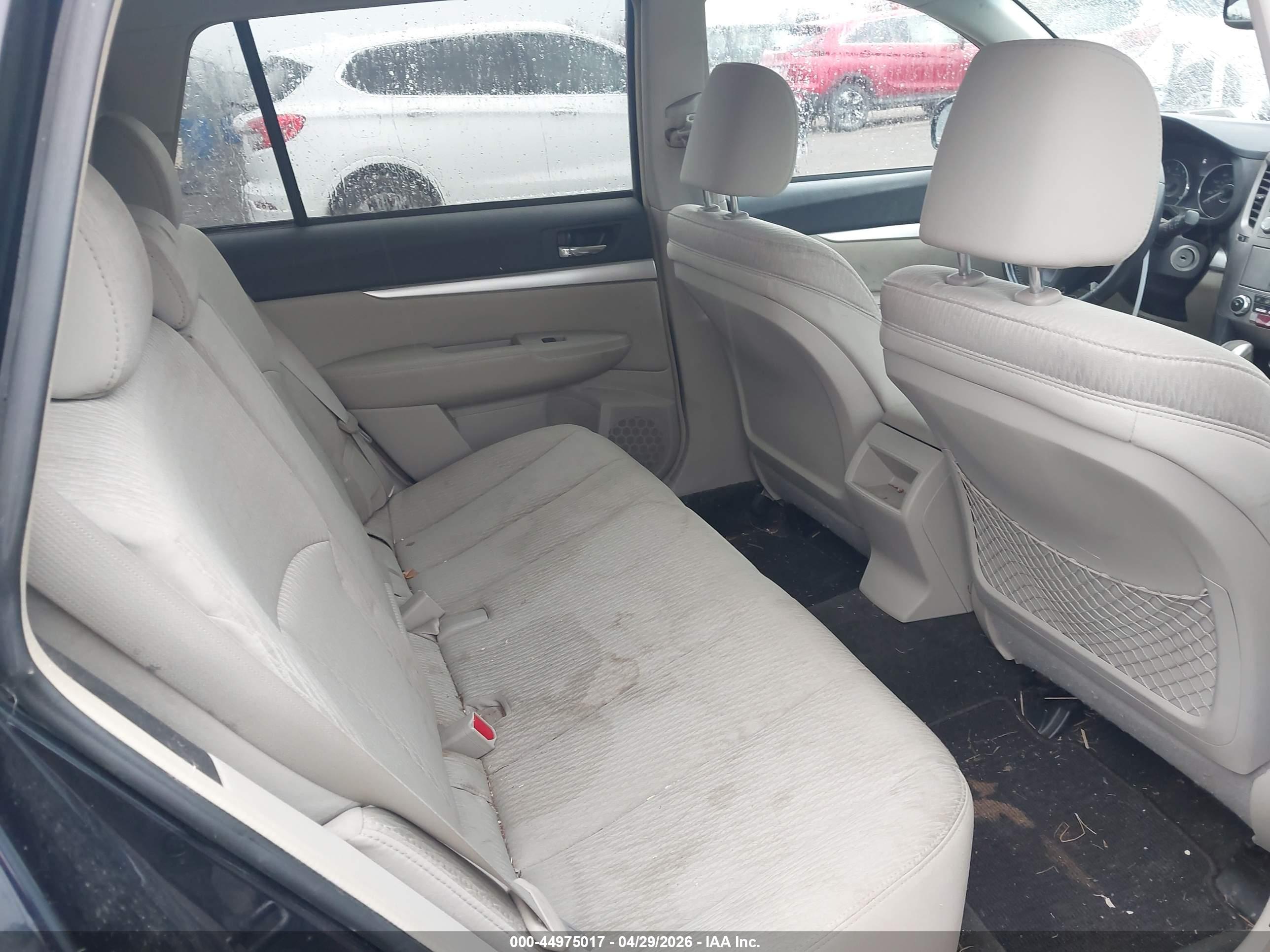 SUBARU OUTBACK image 8