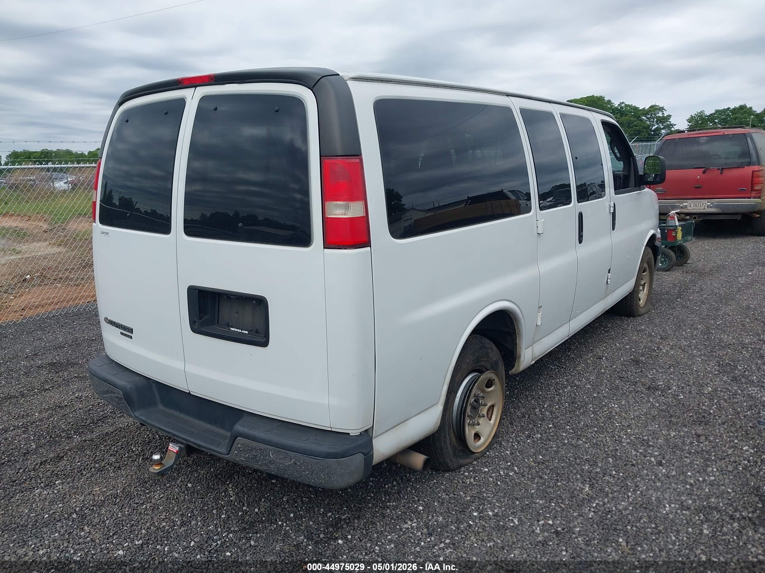 CHEVROLET EXPRESS image 4