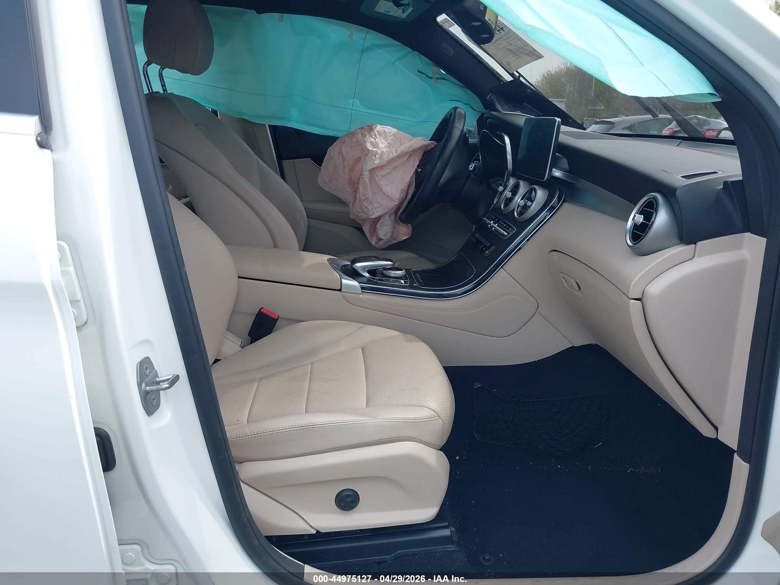 MERCEDES-BENZ GLC image 5