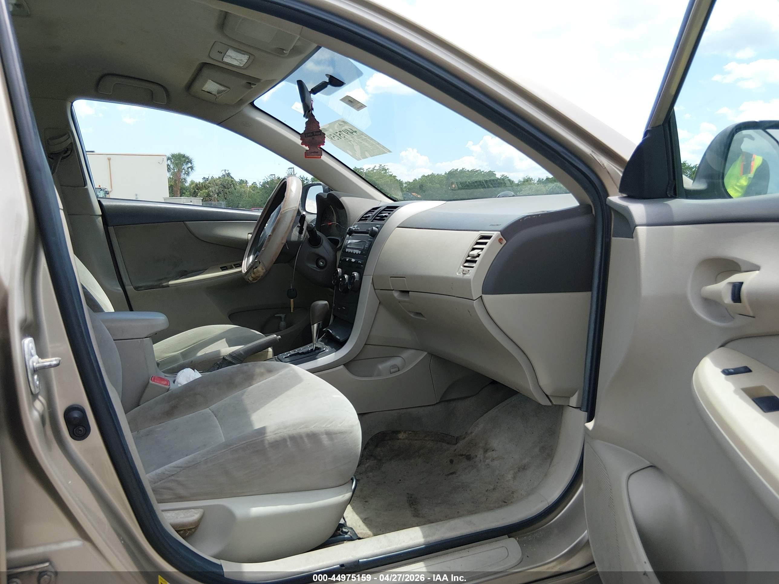 TOYOTA COROLLA image 5