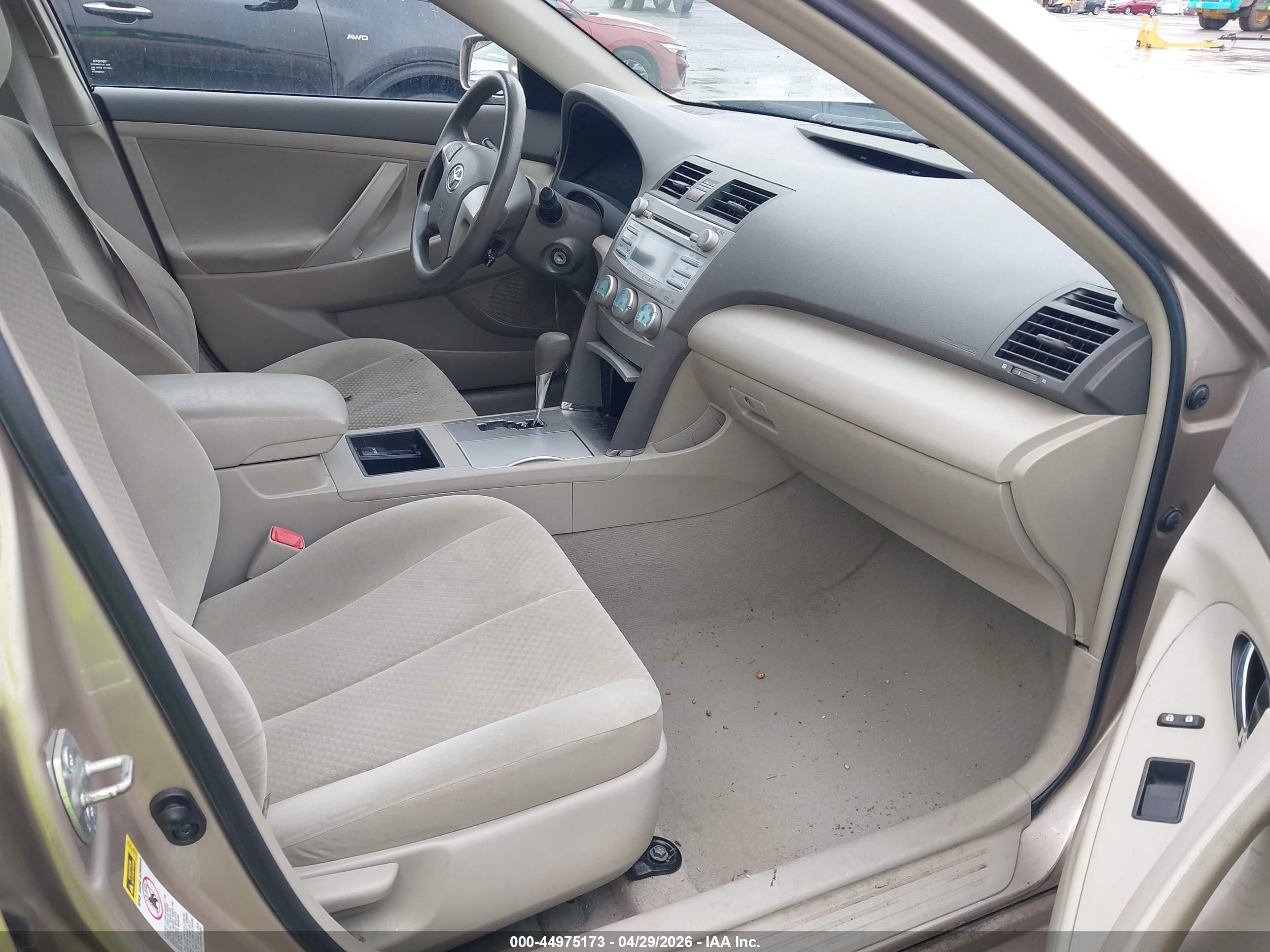 TOYOTA CAMRY image 5