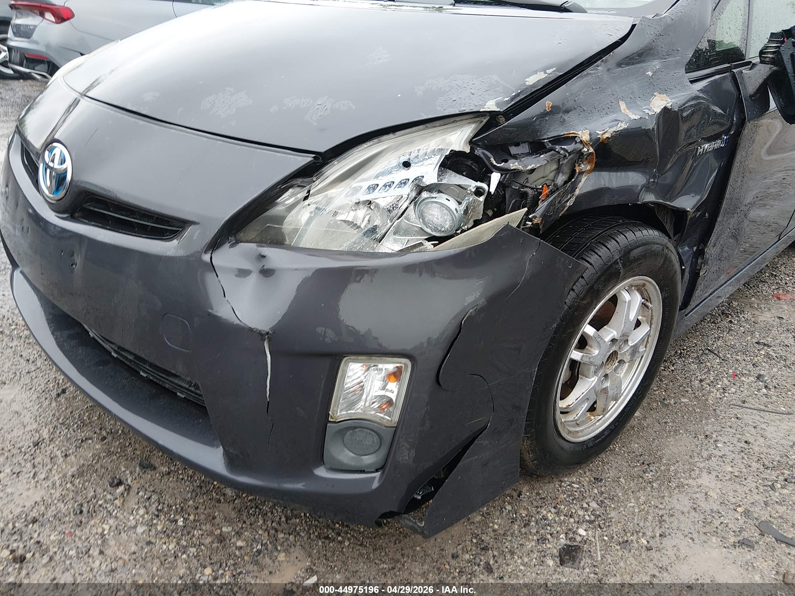 TOYOTA PRIUS image 6