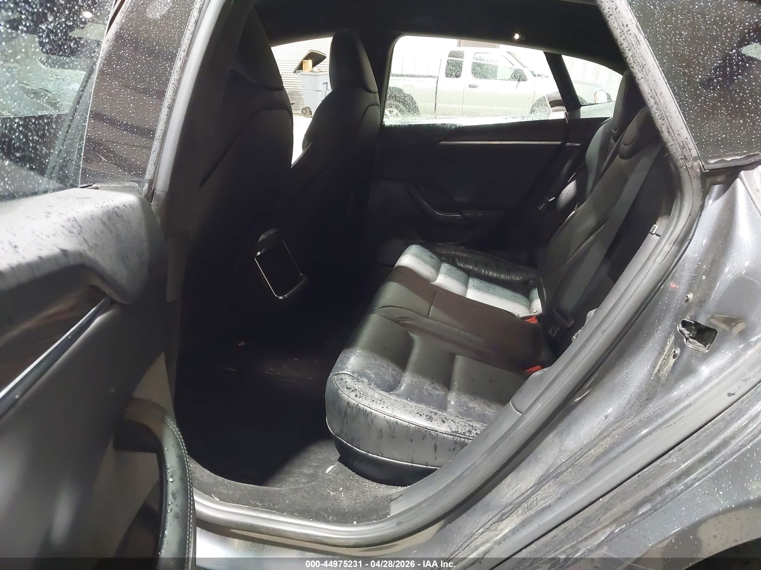 TESLA MODEL image 8
