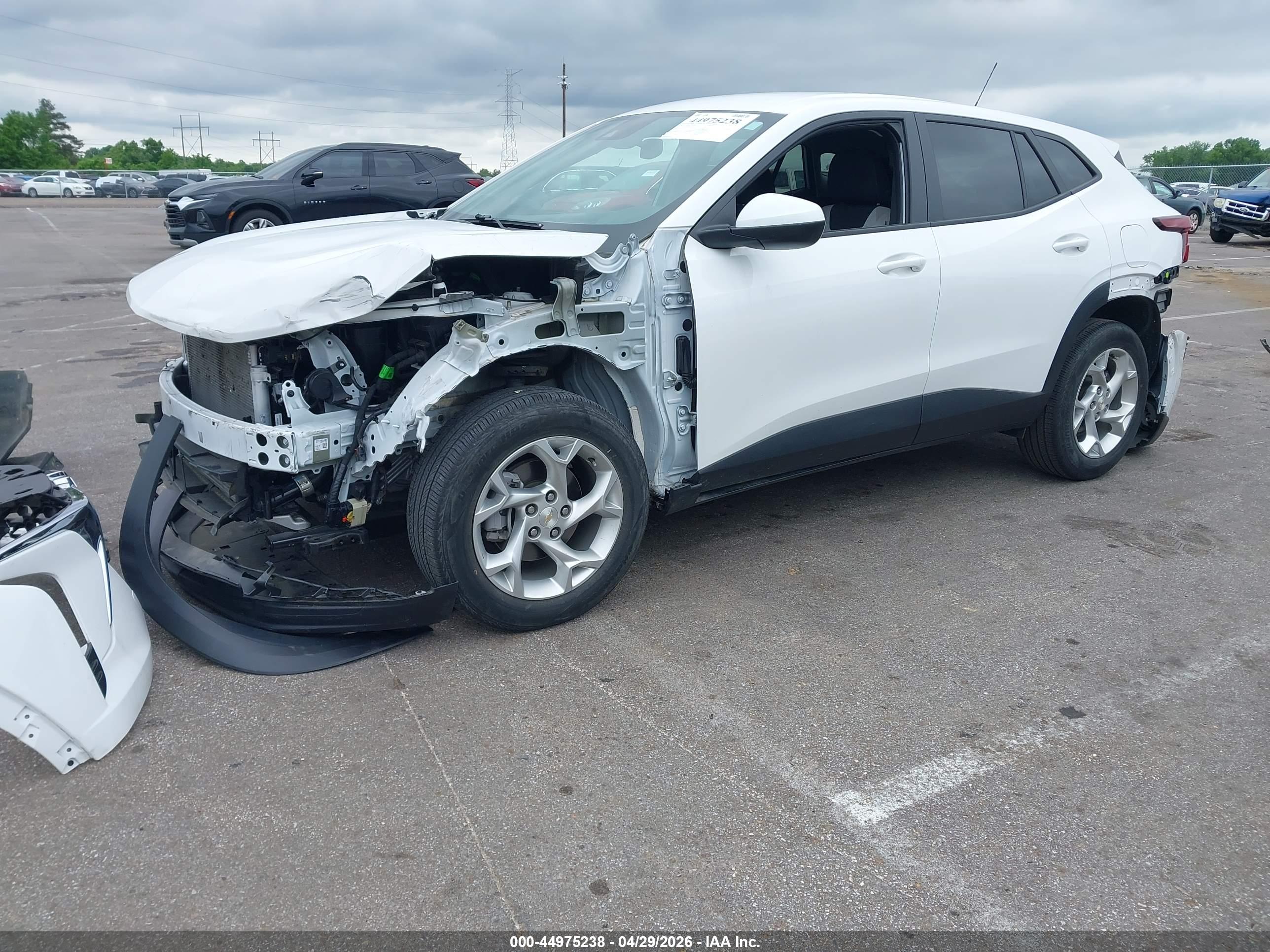 CHEVROLET TRAX image 2