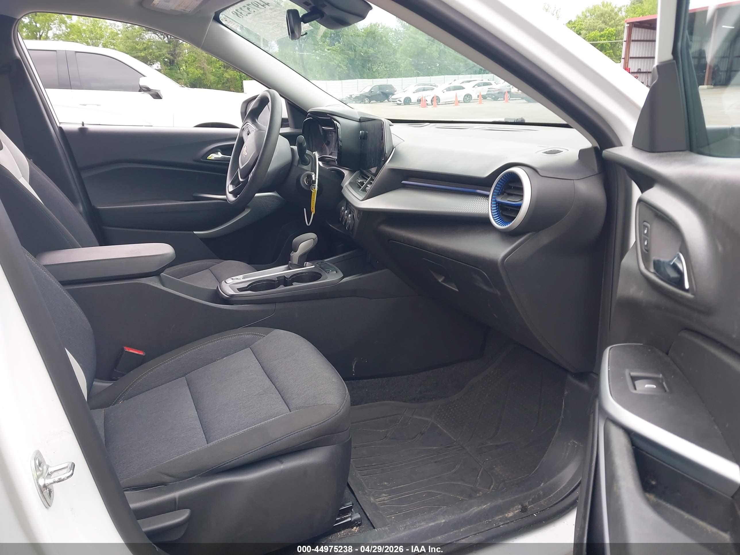 CHEVROLET TRAX image 5