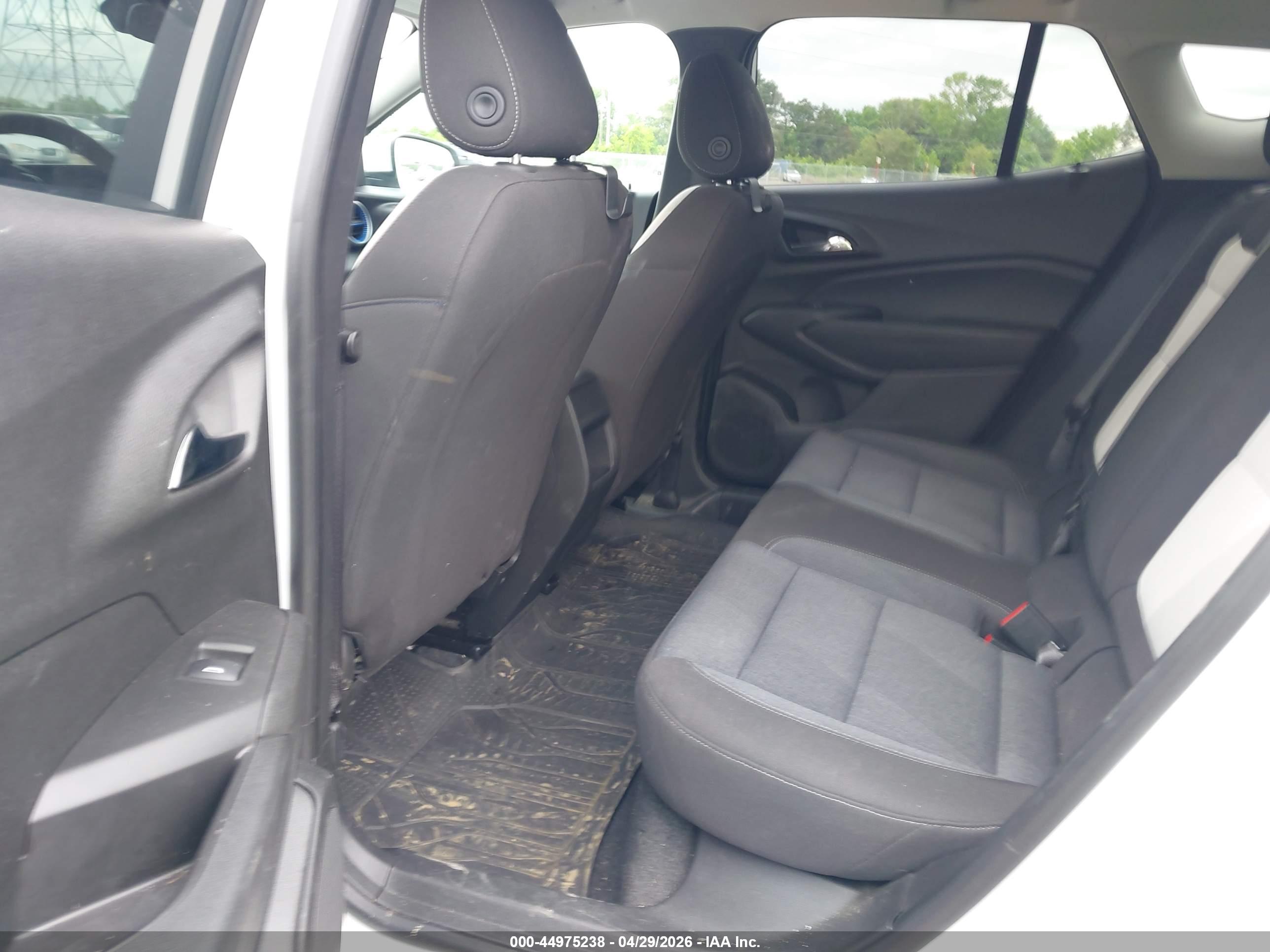CHEVROLET TRAX image 8