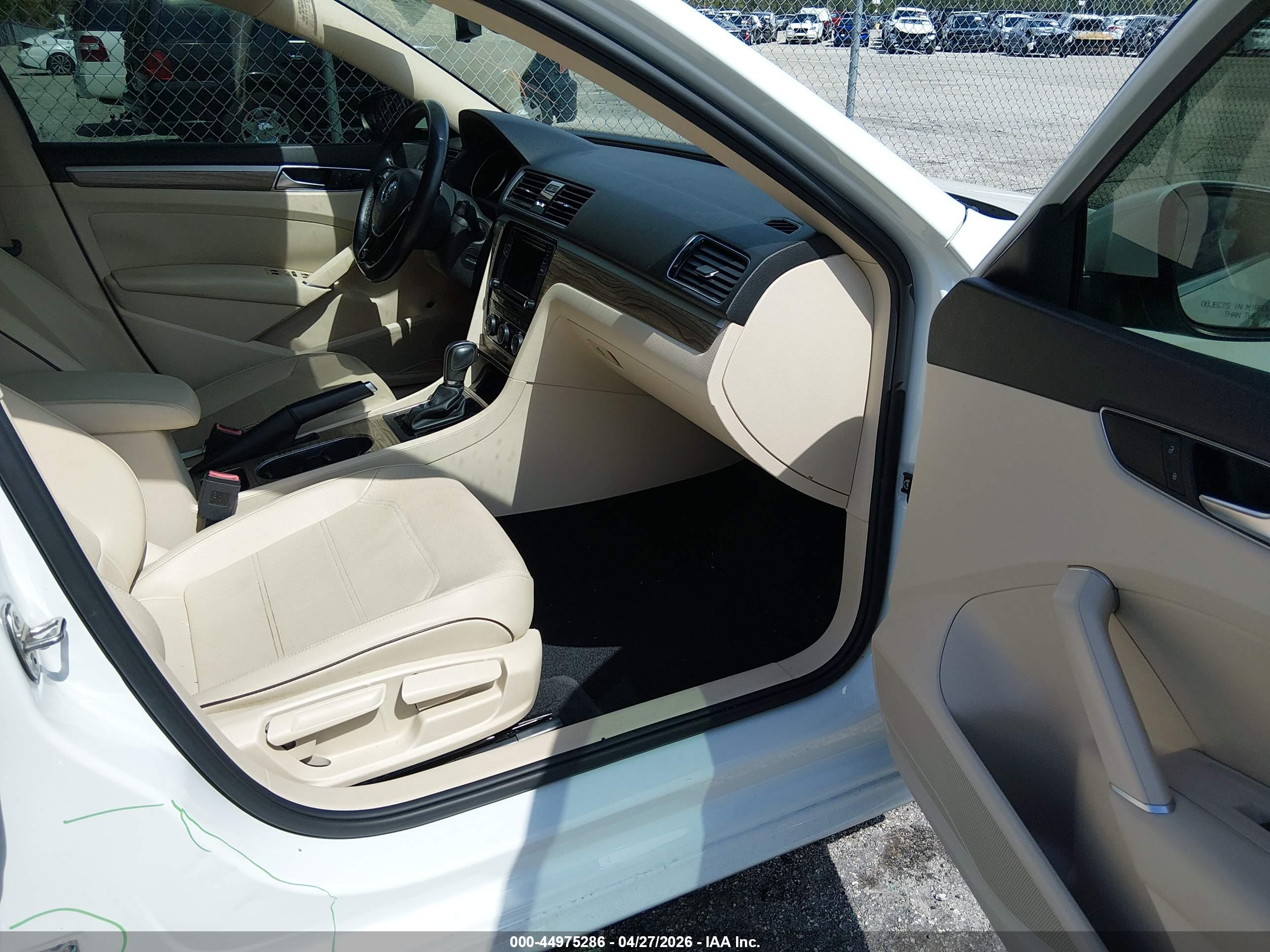 VOLKSWAGEN PASSAT image 5