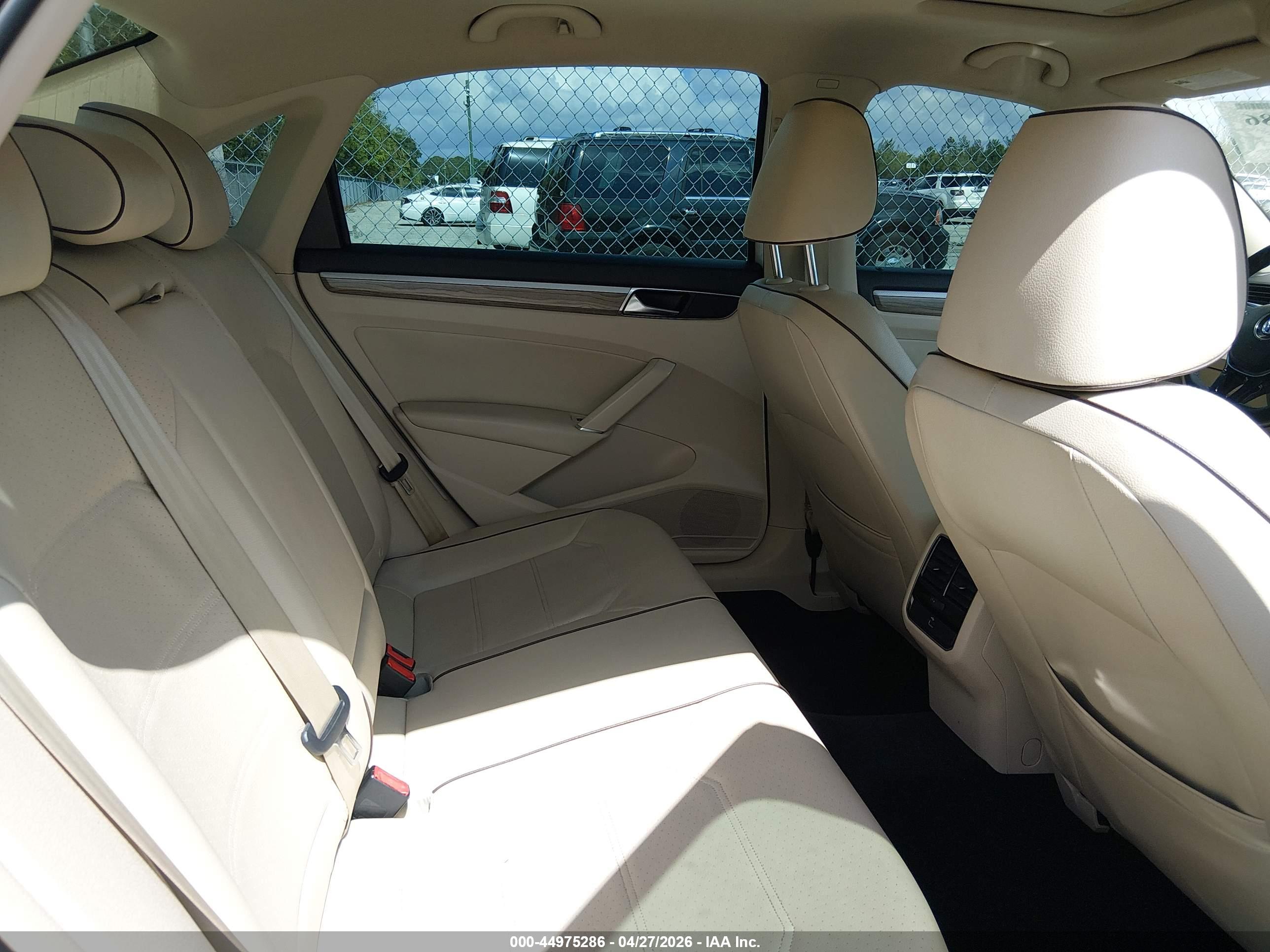 VOLKSWAGEN PASSAT image 8