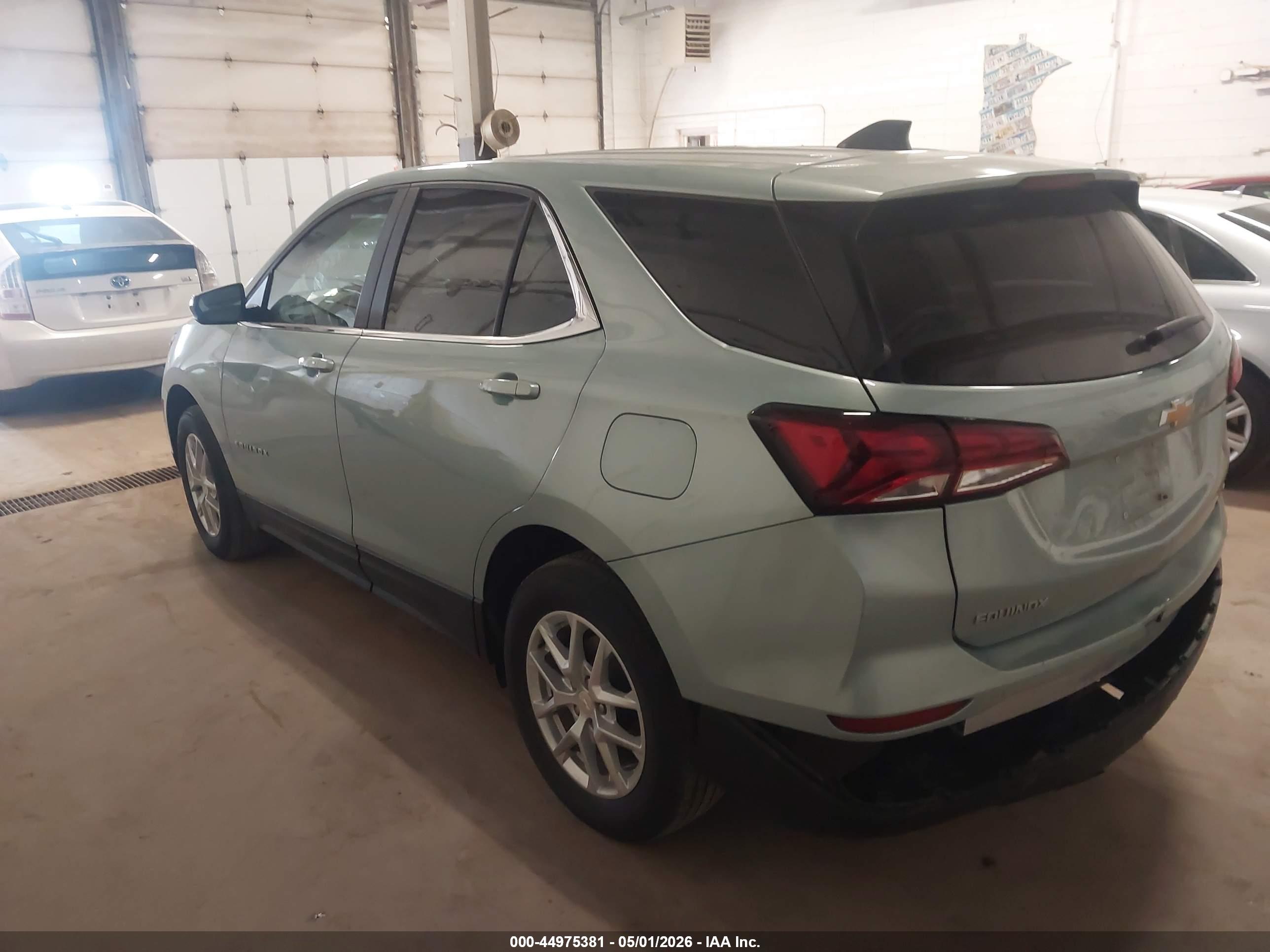 CHEVROLET EQUINOX image 3