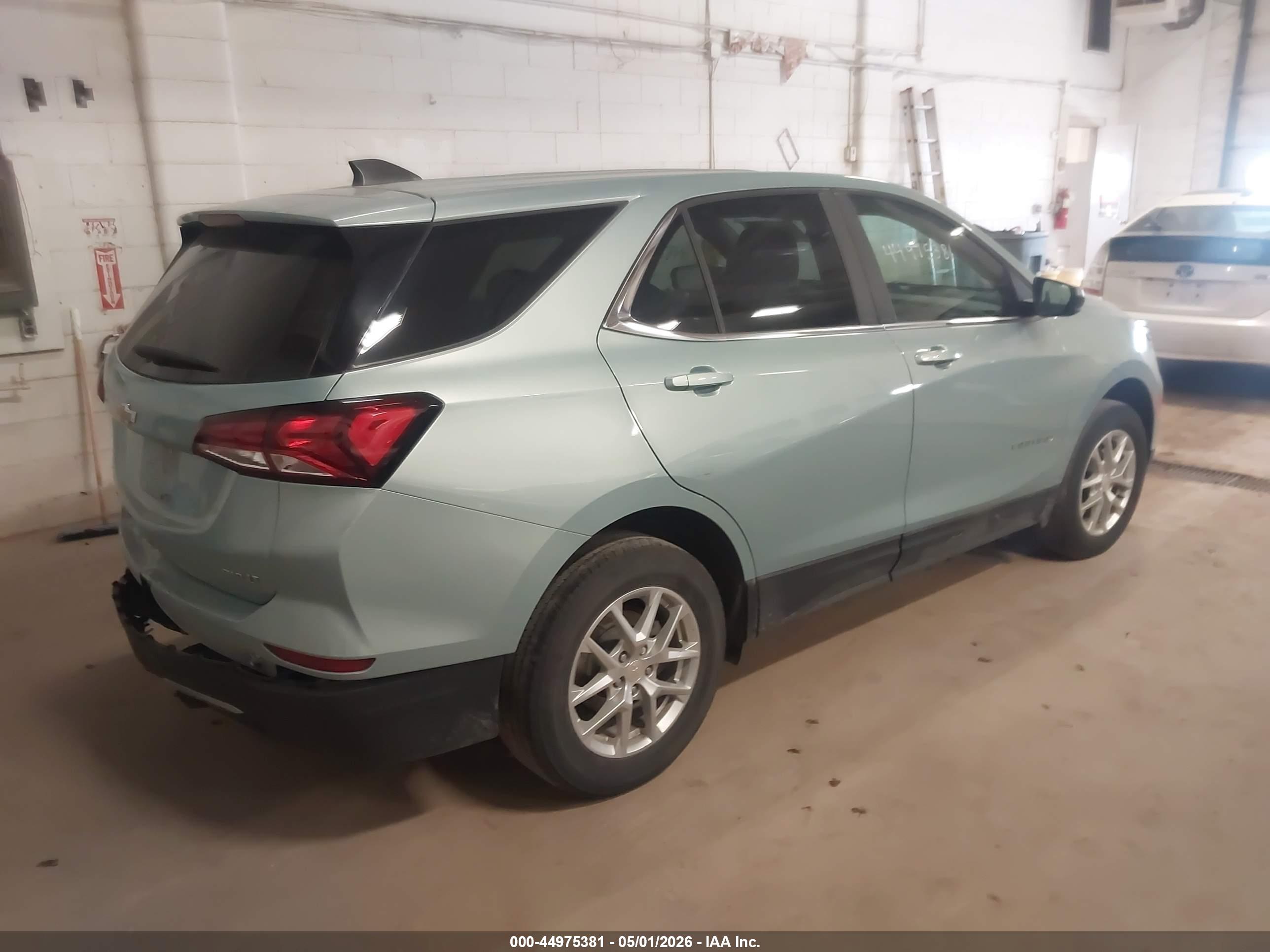 CHEVROLET EQUINOX image 4